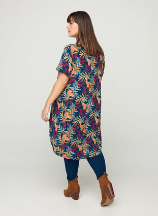 Short-sleeved tunic with a round neck, Green w. Leaf AOP, Model image number 1