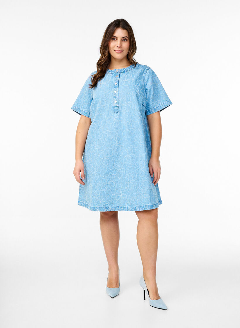 Short denim dress with an A-line cut and floral pattern, Light Blue, Model image number 1