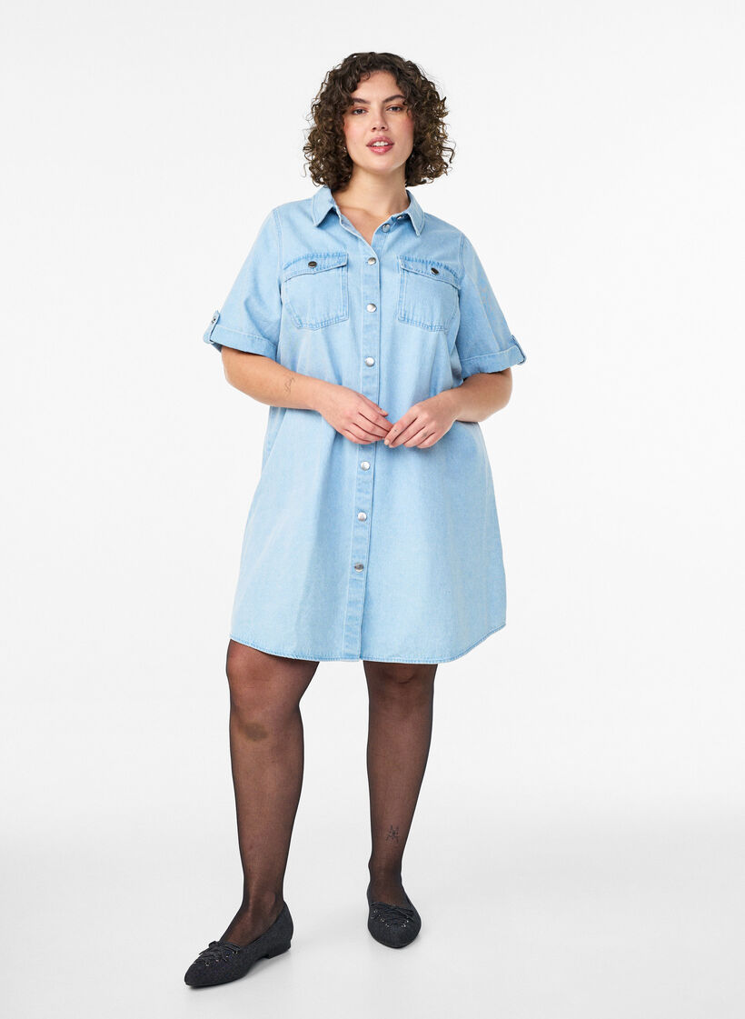 Denim dress with short sleeves and buttons, Light Blue, Model image number 1