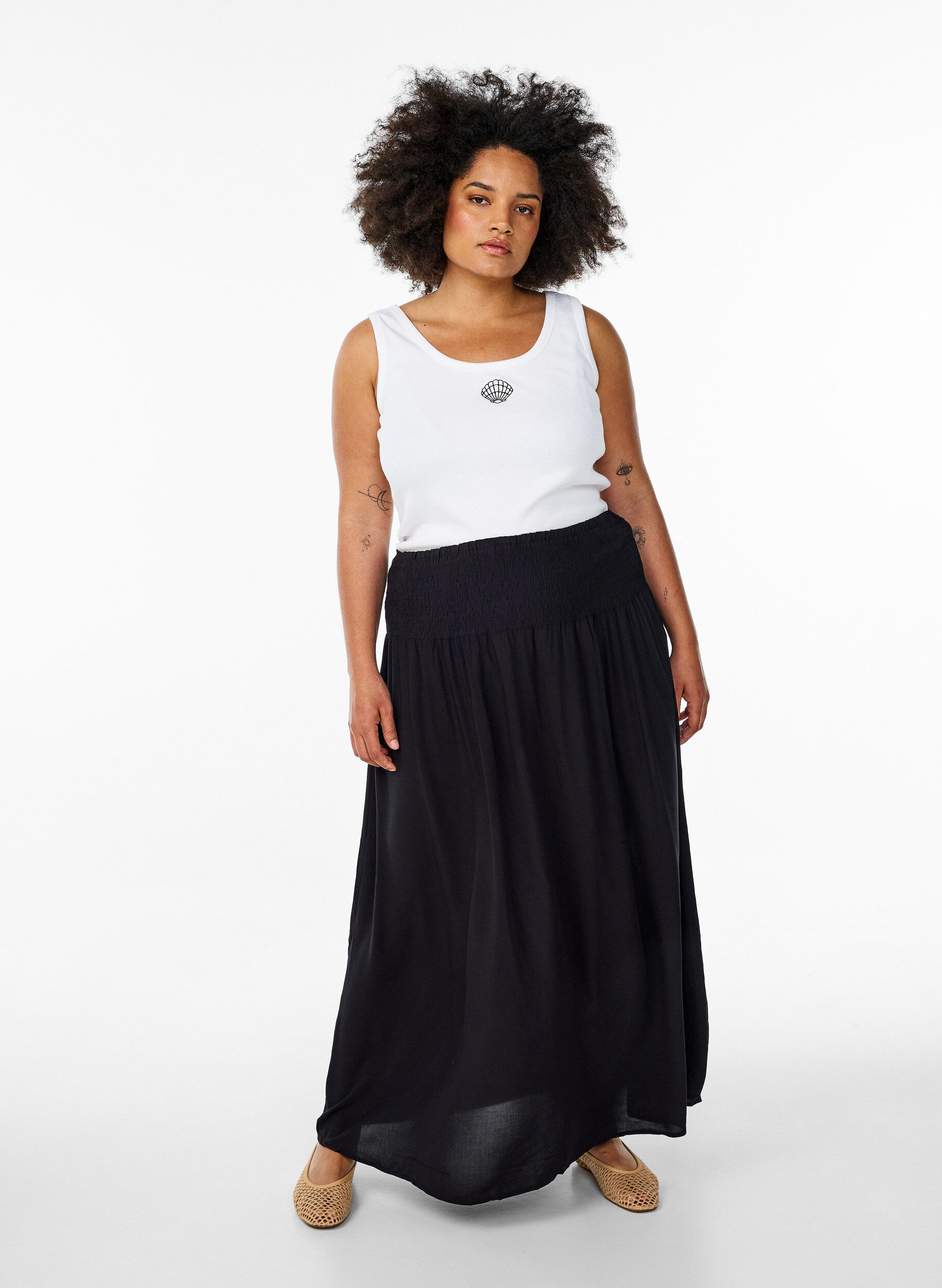 Viscose maxi skirt with smocking, Black, Model