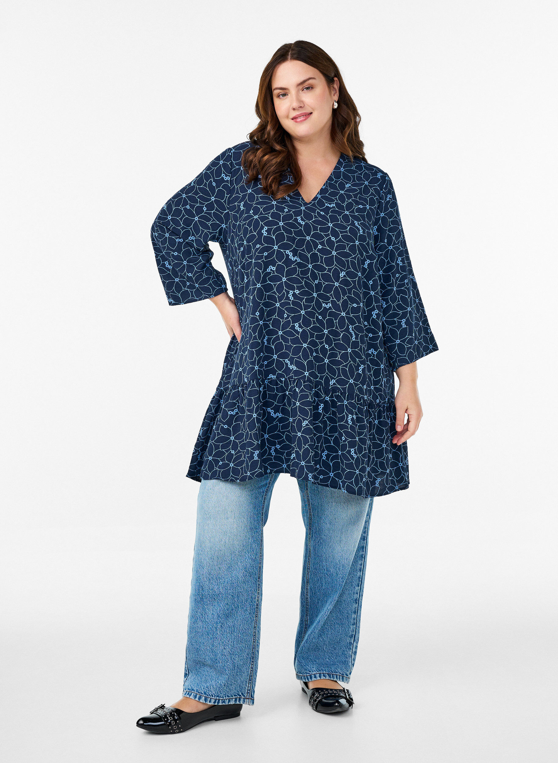 Zizzifashion Tunic with an embroidered floral pattern and 3/4 sleeves, Blue, Model image number 1