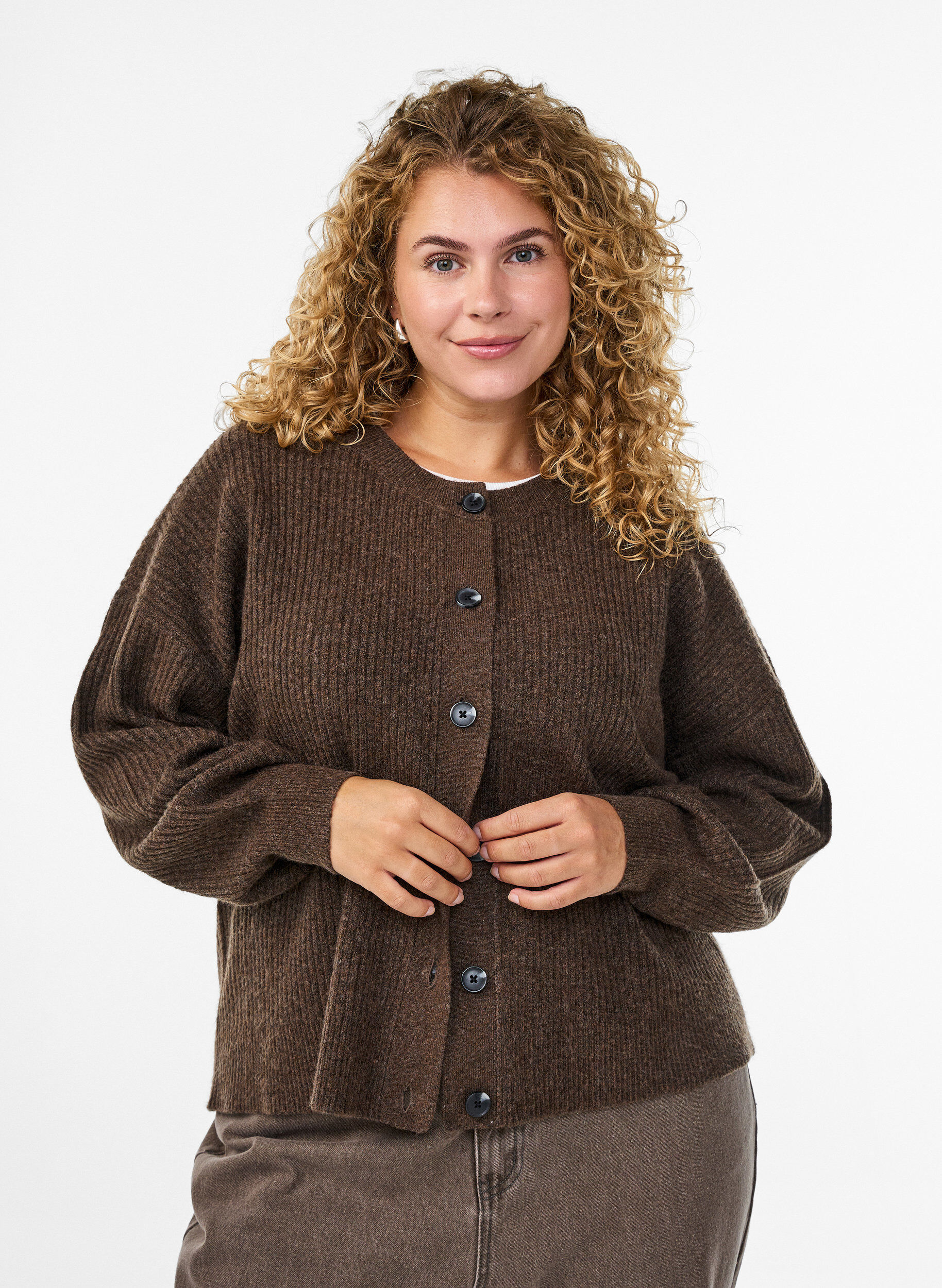 Rib knit cardigan with buttons, Brown, Model