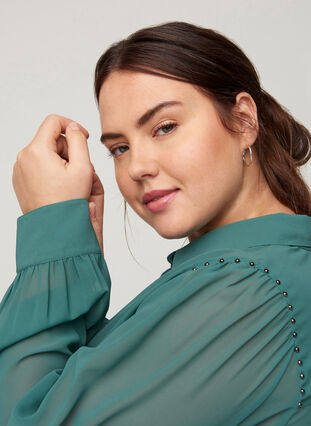 Long-sleeved shirt with studs, Sea Pine, Model image number 2