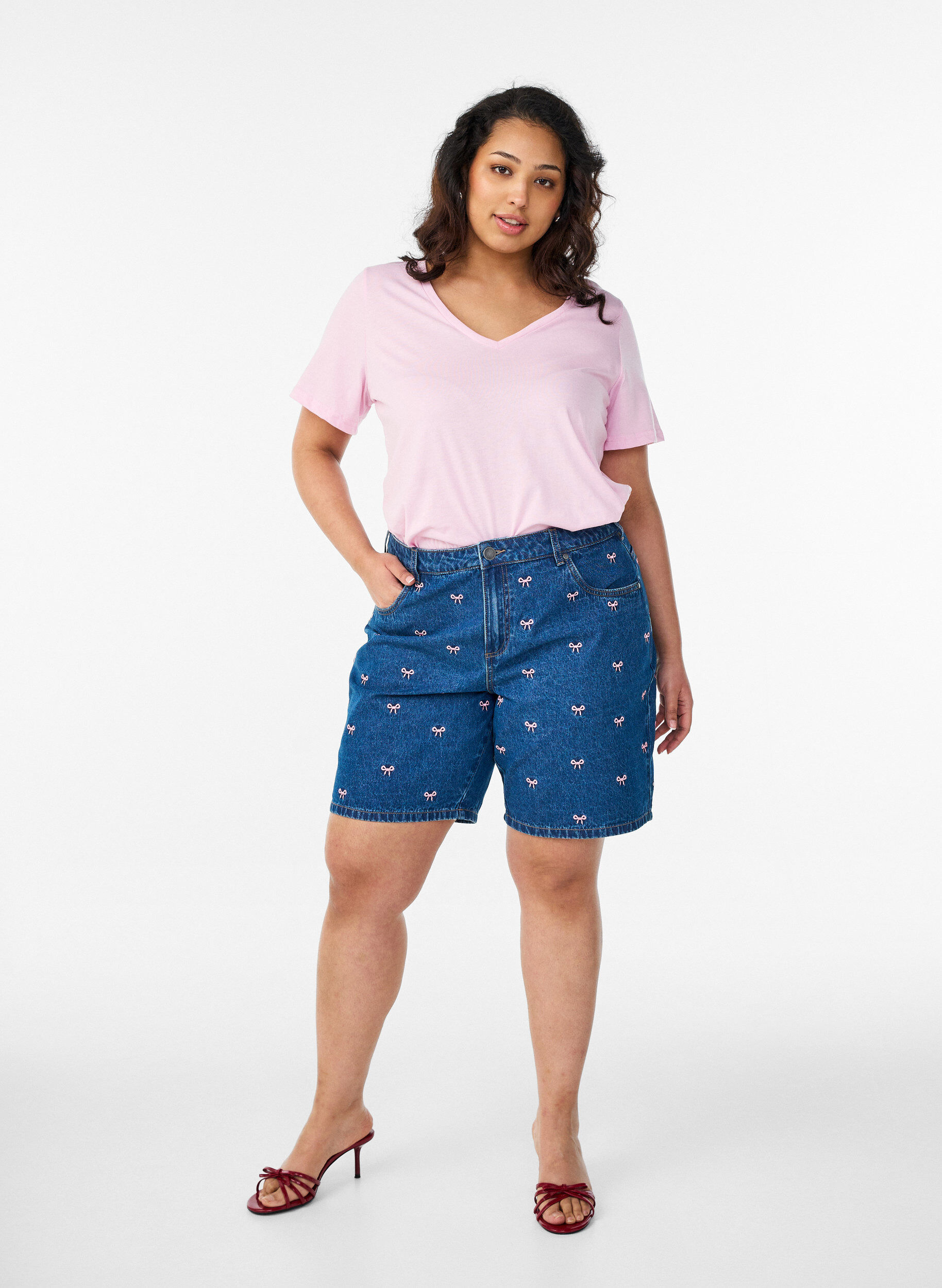 Zizzifashion Short sleeve t-shirt with v-neckline, Rose, Model image number 1