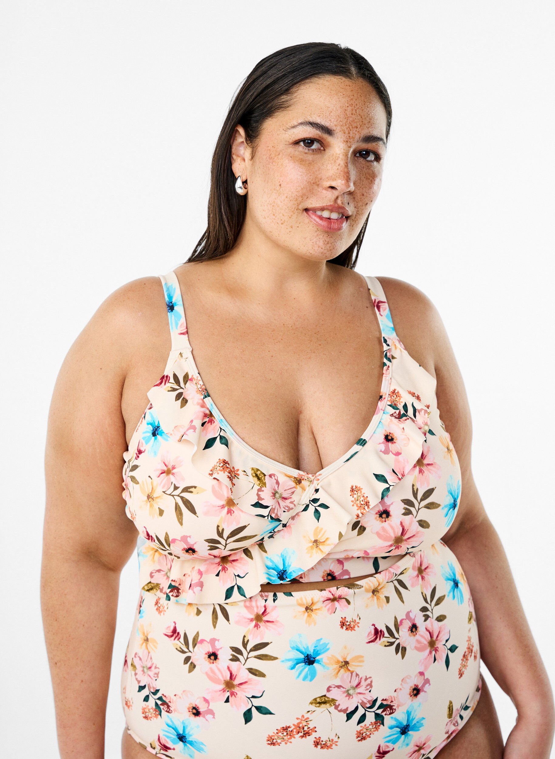 ZizzifashionFloral bikini top with ruffle details, Beige, Model image number 0