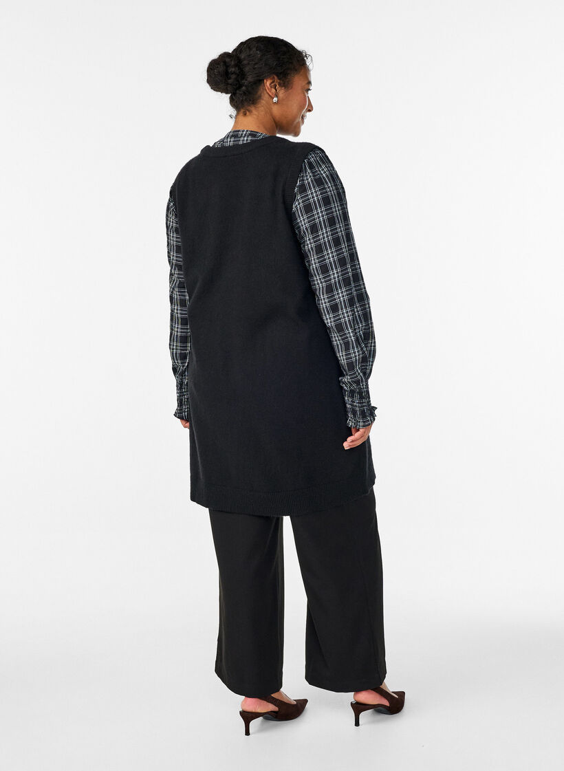 Short sleeveless knitted dress, Black, Model image number 2