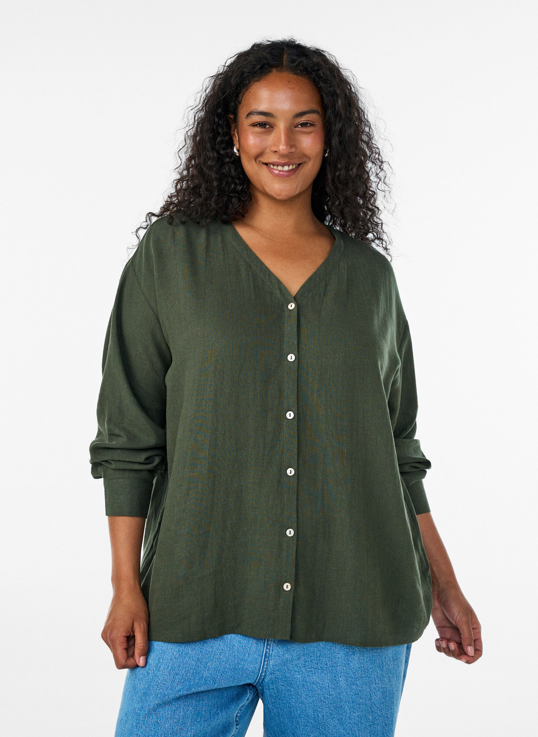 Blouse in linen and viscose with V-neck, Green, Model