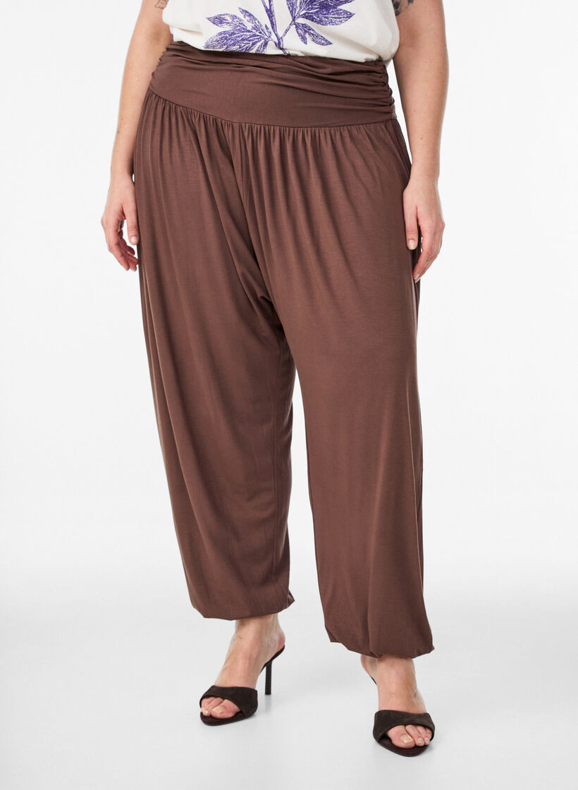 Loose-fitting harem trousers, Brown, Model image number 2