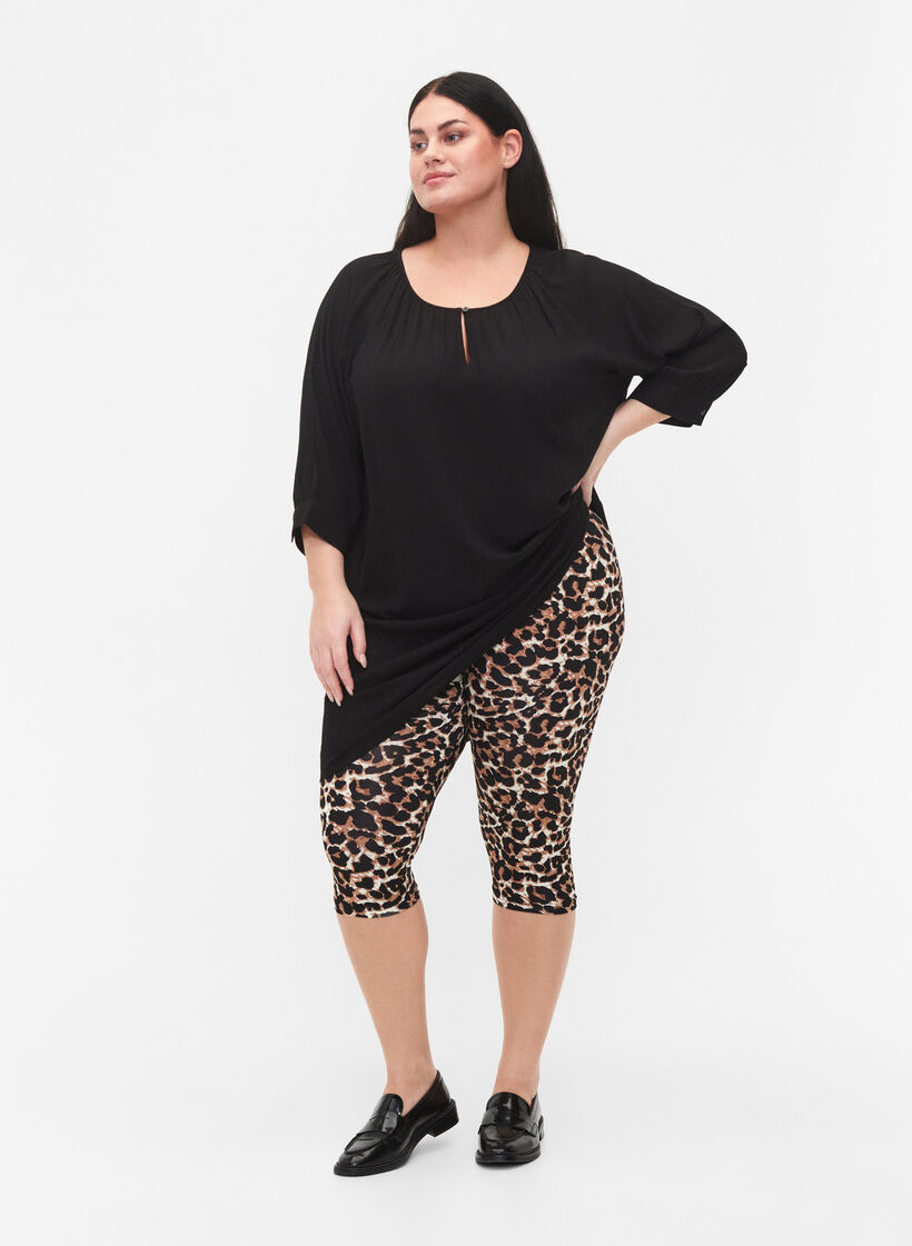 	 2-pack of 3/4 leggings, Black / LEO AOP, Model image number 0