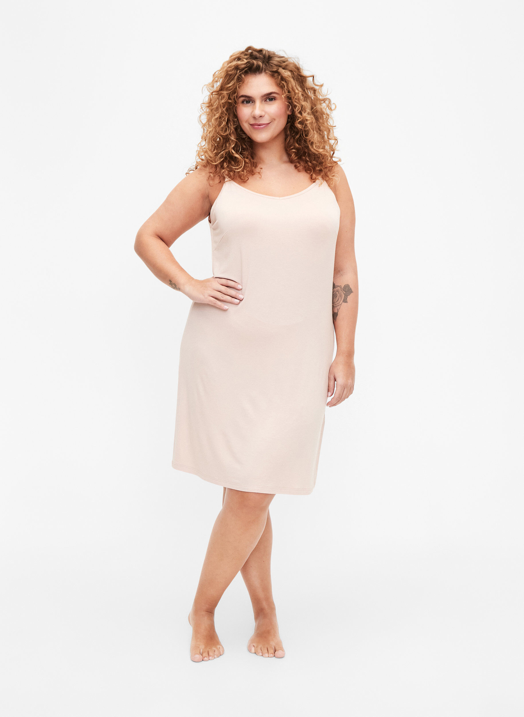 Zizzifashion Plain-coloured slip dress in viscose, Vanilla, Model image number 1