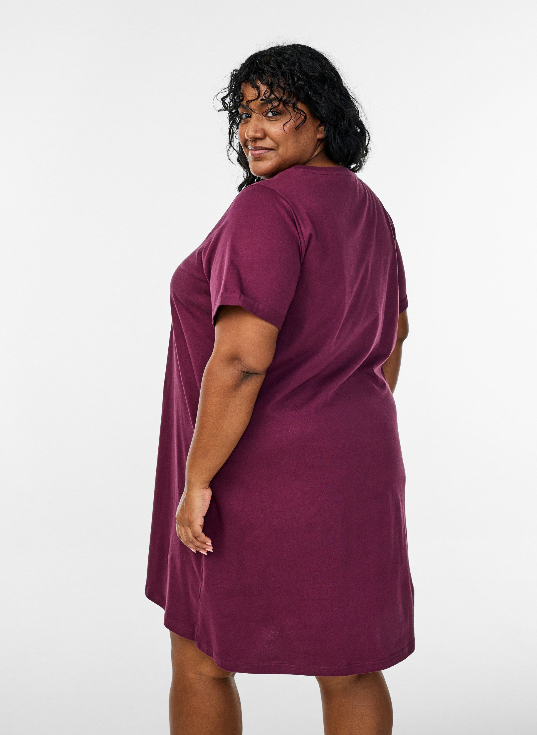 Zizzifashion Short-sleeved nightgown in organic cotton, Dark Bordeaux, Model image number 2