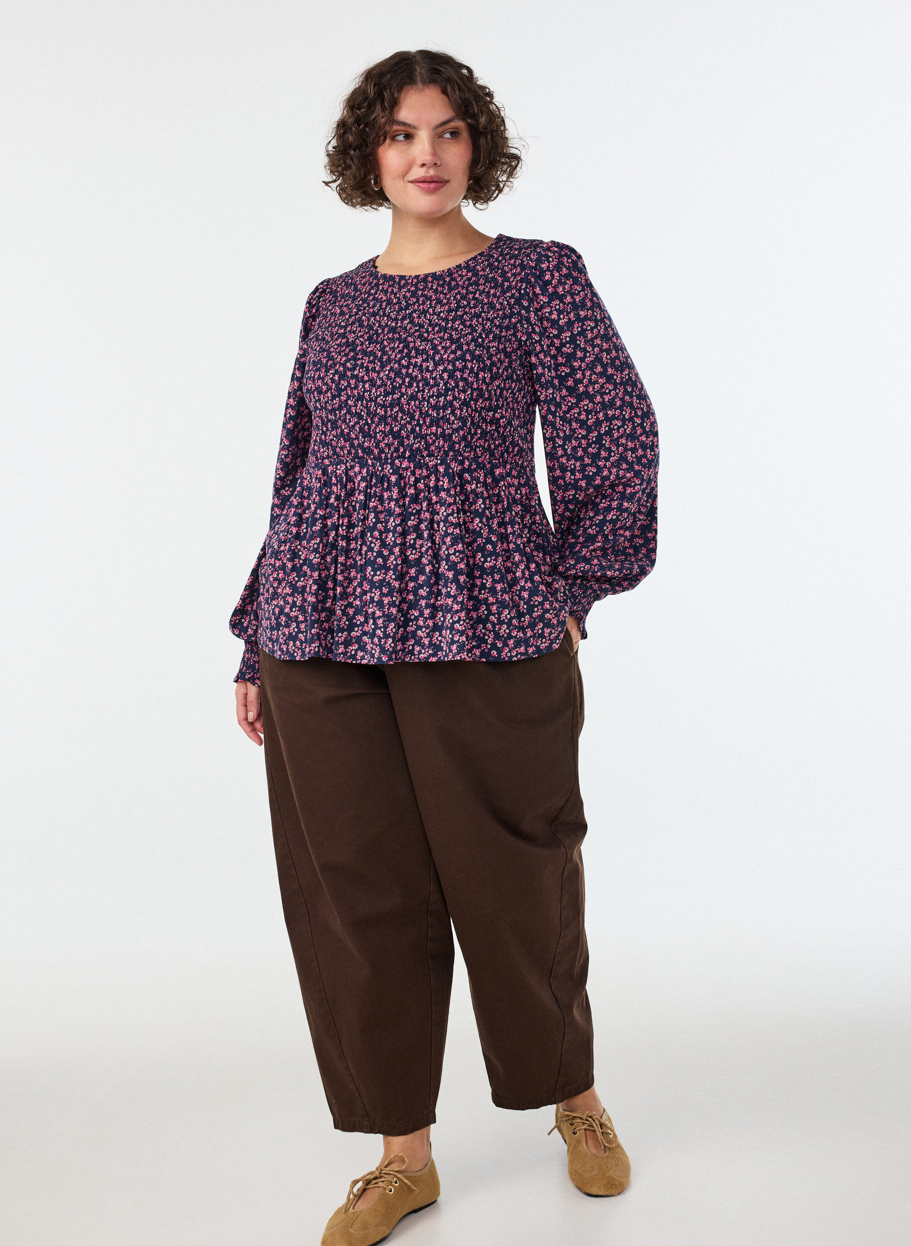 ZizzifashionBlouse with smocked top and floral print, Blue, Model image number 0