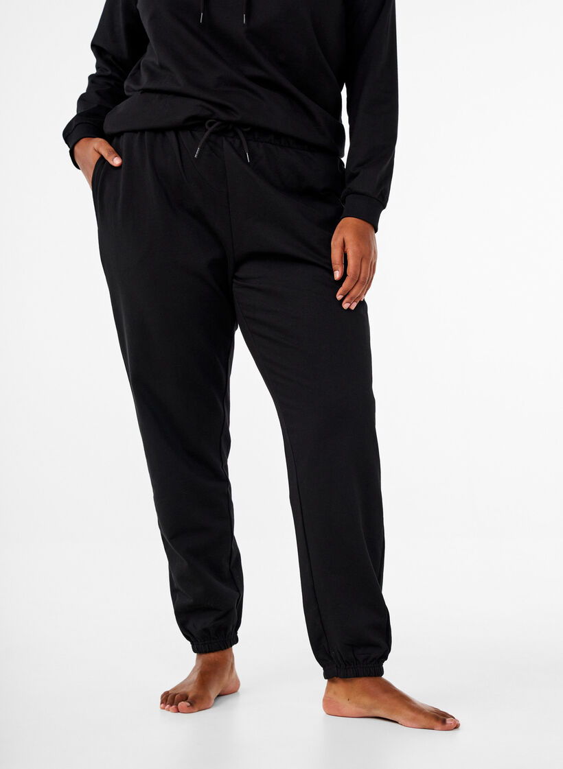 Sweatshirt with hood and print, Black, Model image number 3