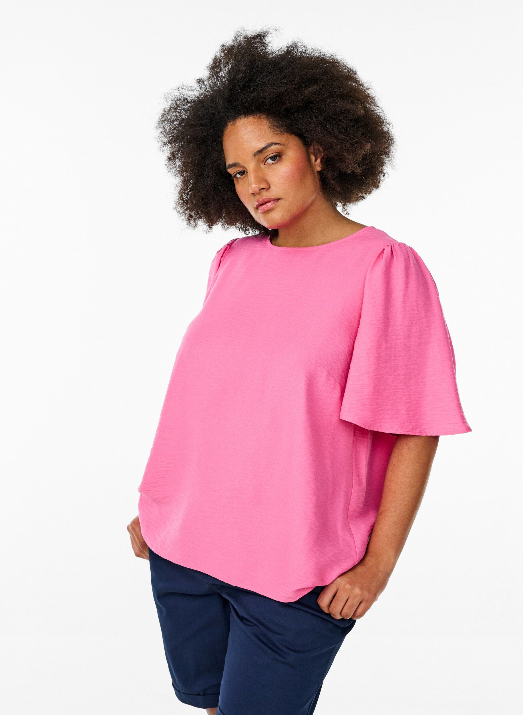 Blouse with short, wide sleeves, Pink, Model