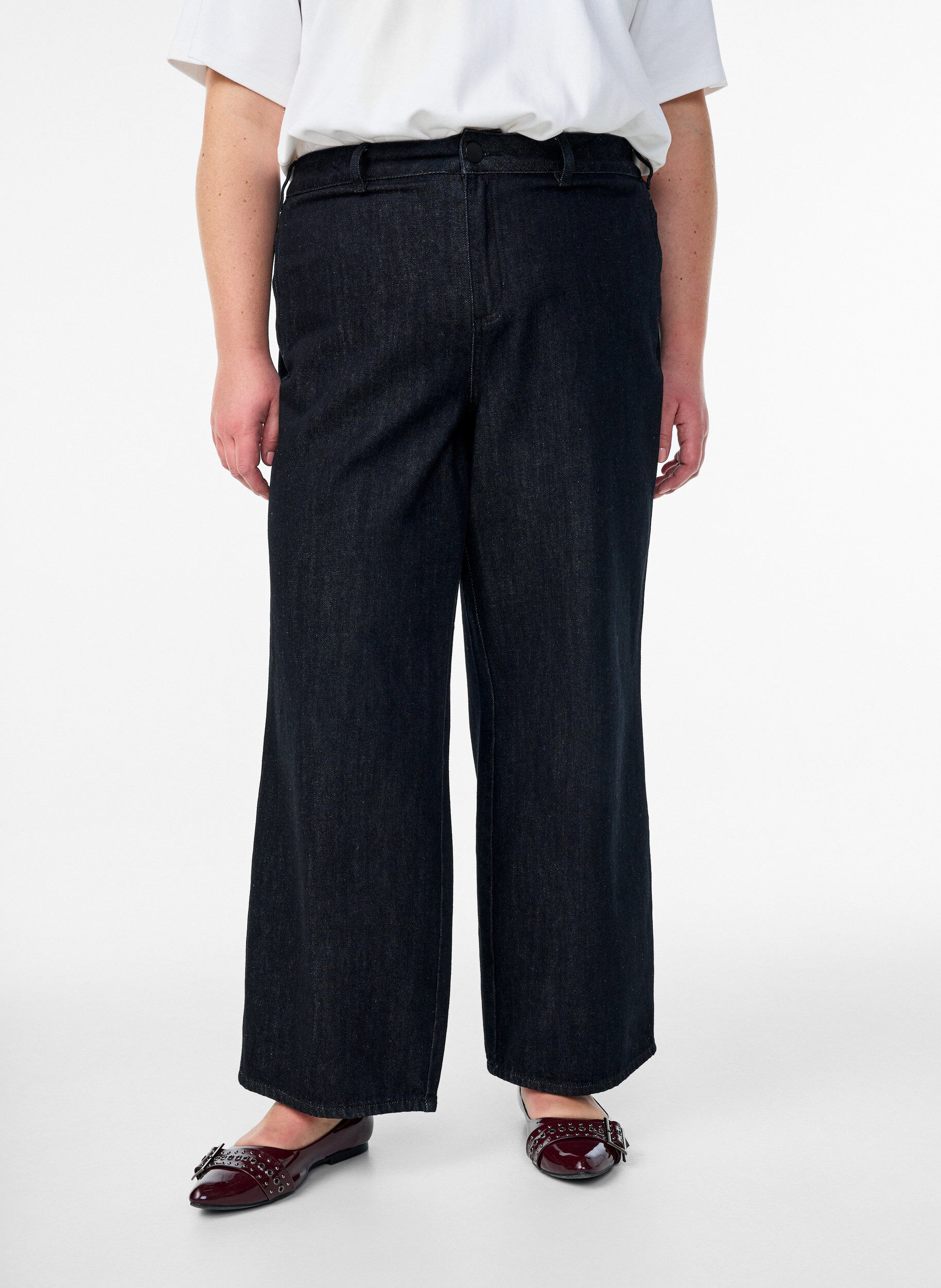 Zizzifashion Wide fit jeans with a soft, brushed inside, Black, Model image number 2