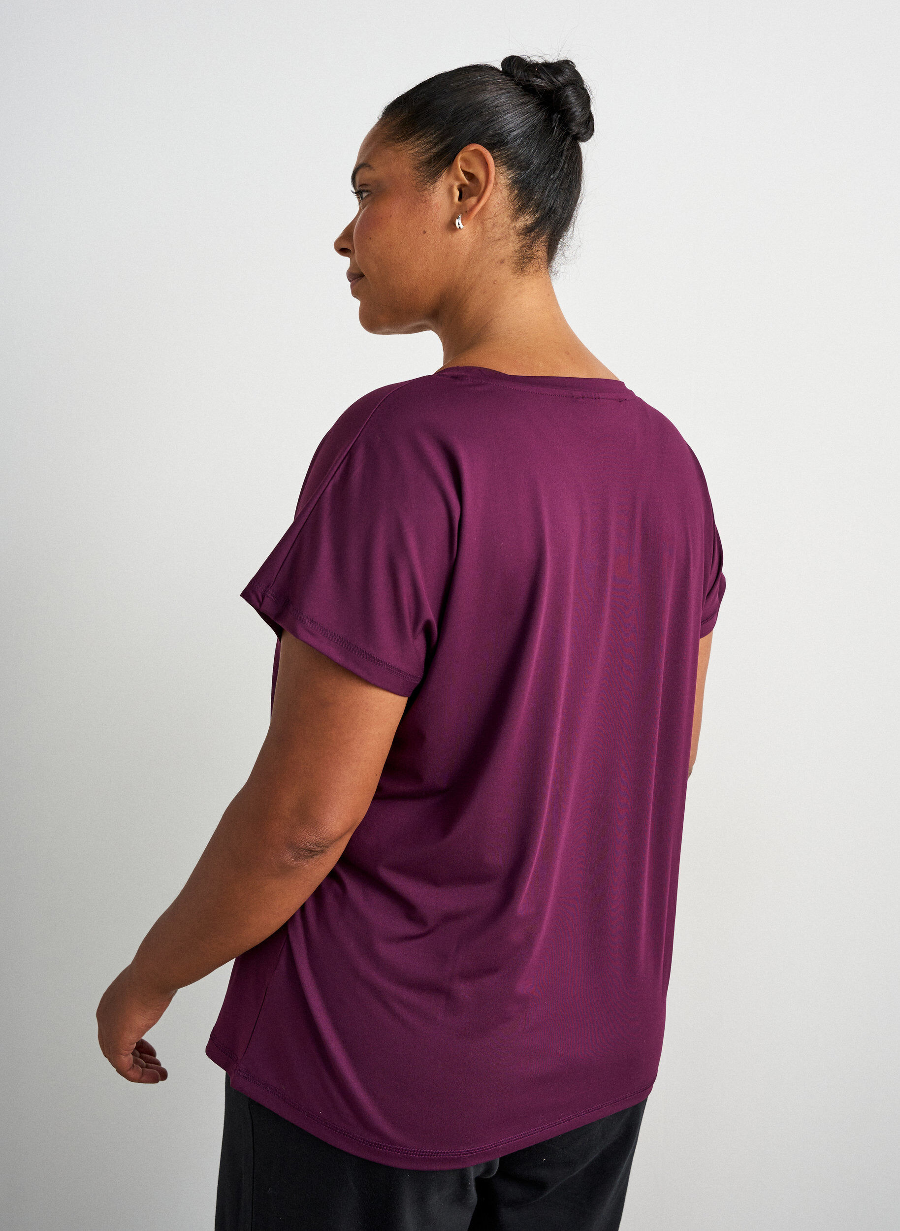 ZizzifashionLoose training t-shirt with V-neck, Purple, Model image number 2