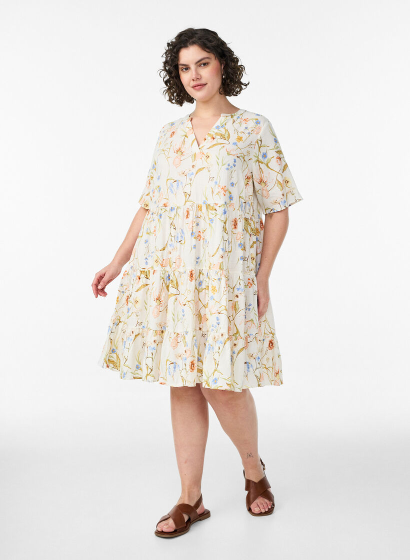 Knee-length A-line dress in linen and viscose, Vanilla, Model image number 1