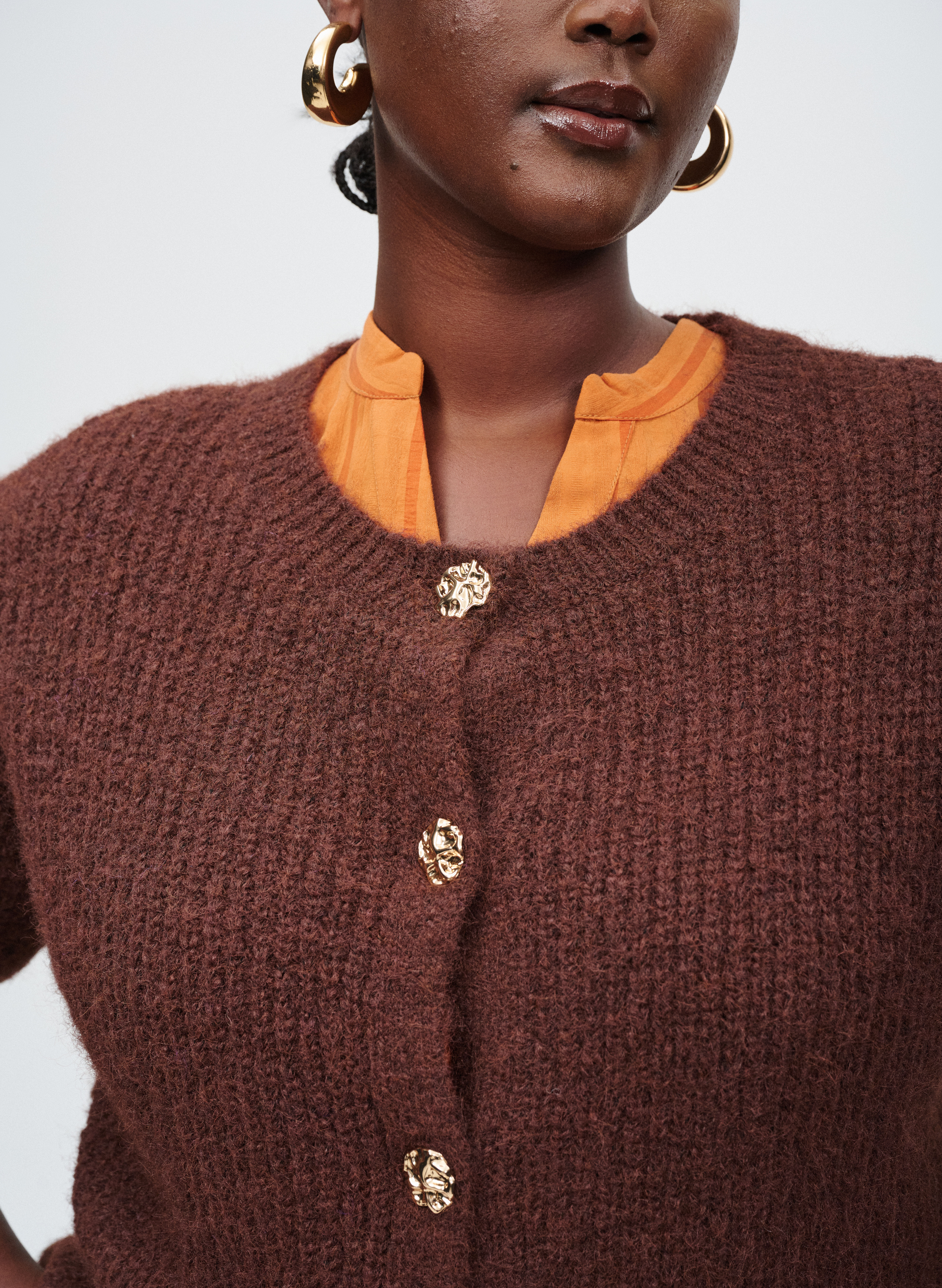 Zizzifashion Knit with gold buttons, , Model