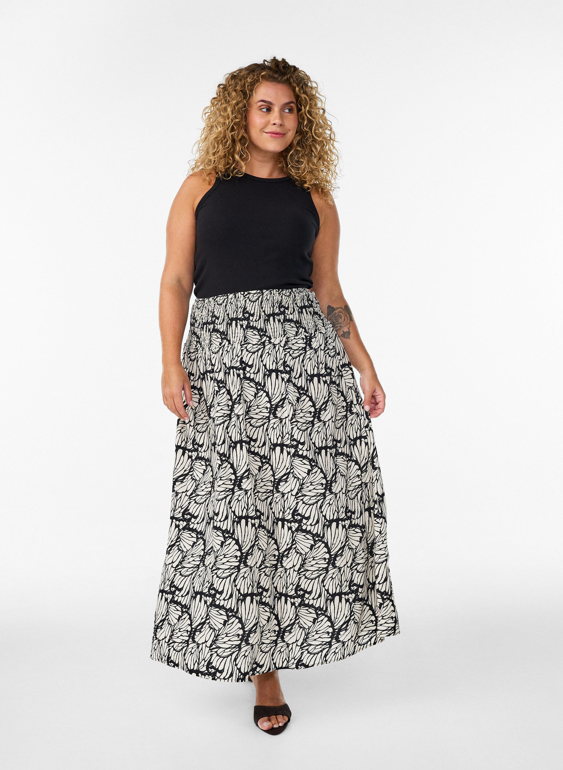 Zizzifashion Viscose maxi skirt with smocking, Black, Model image number 0