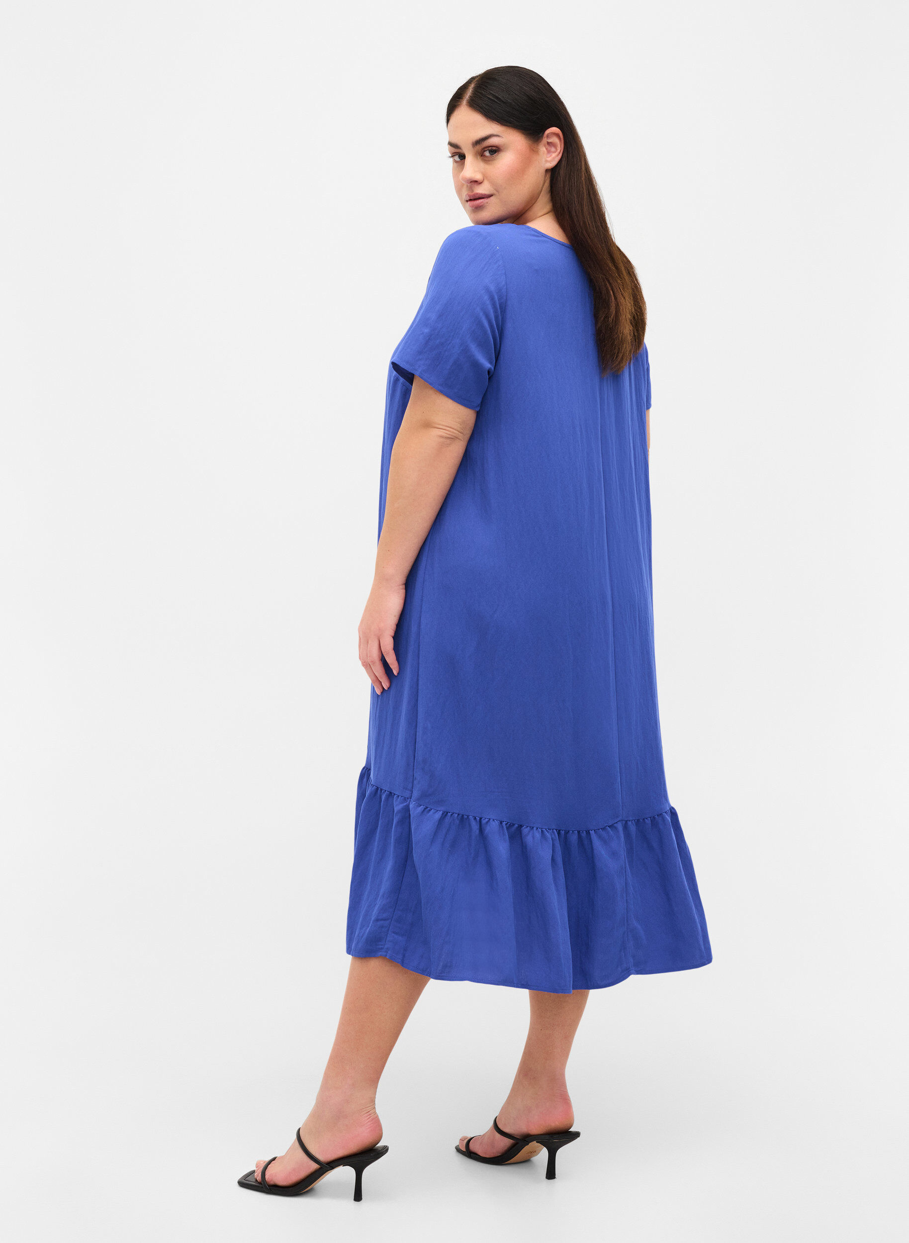 Zizzifashion Short-sleeved viscose dress with v-neck, Dazzling Blue, Model image number 1
