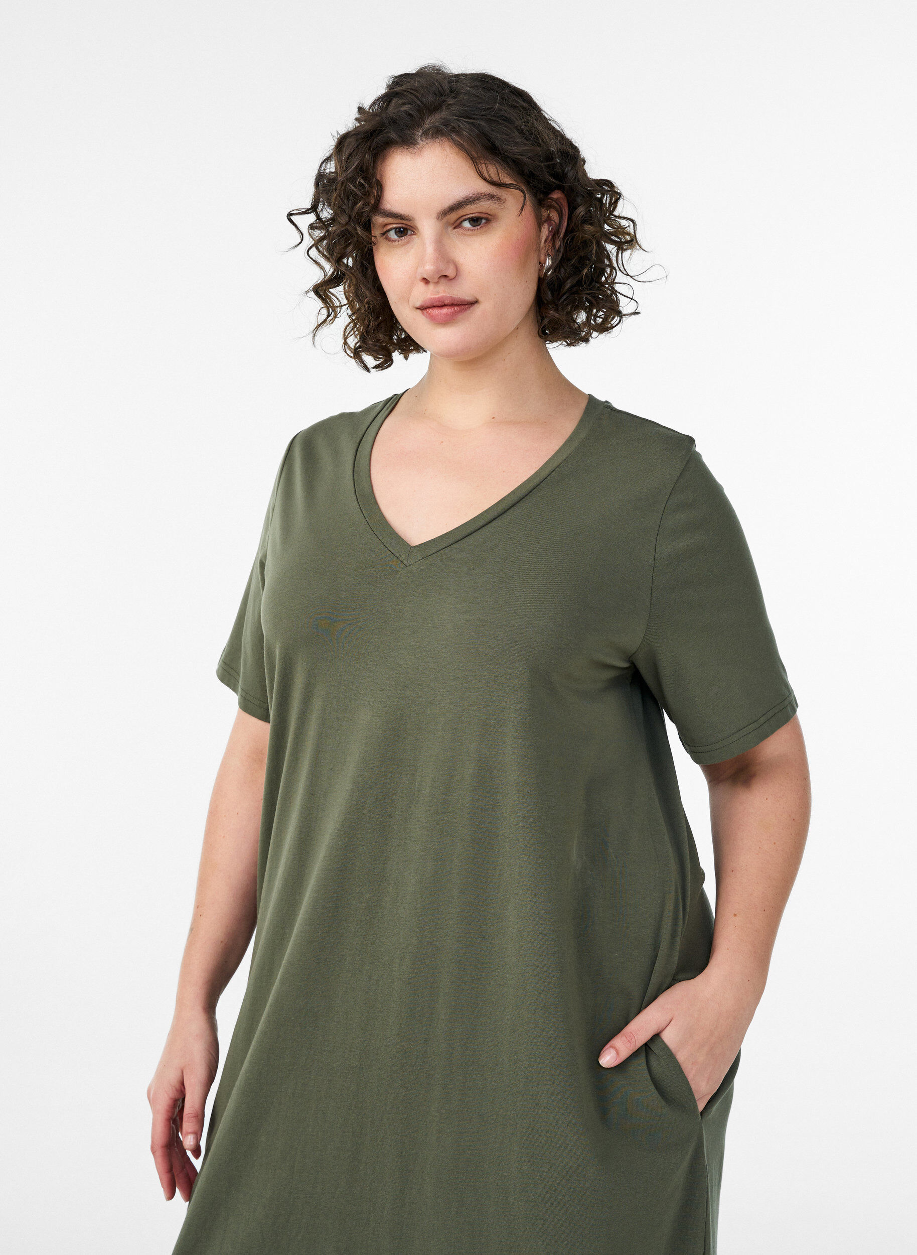 Zizzifashion Midi T-shirt dress with a V-neck, Green, Model image number 2