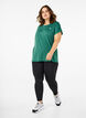 Solid-coloured workout T-shirt, Green, Model image number 1