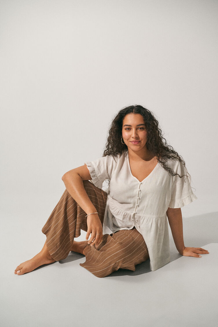 Linen and viscose outfit, , Model