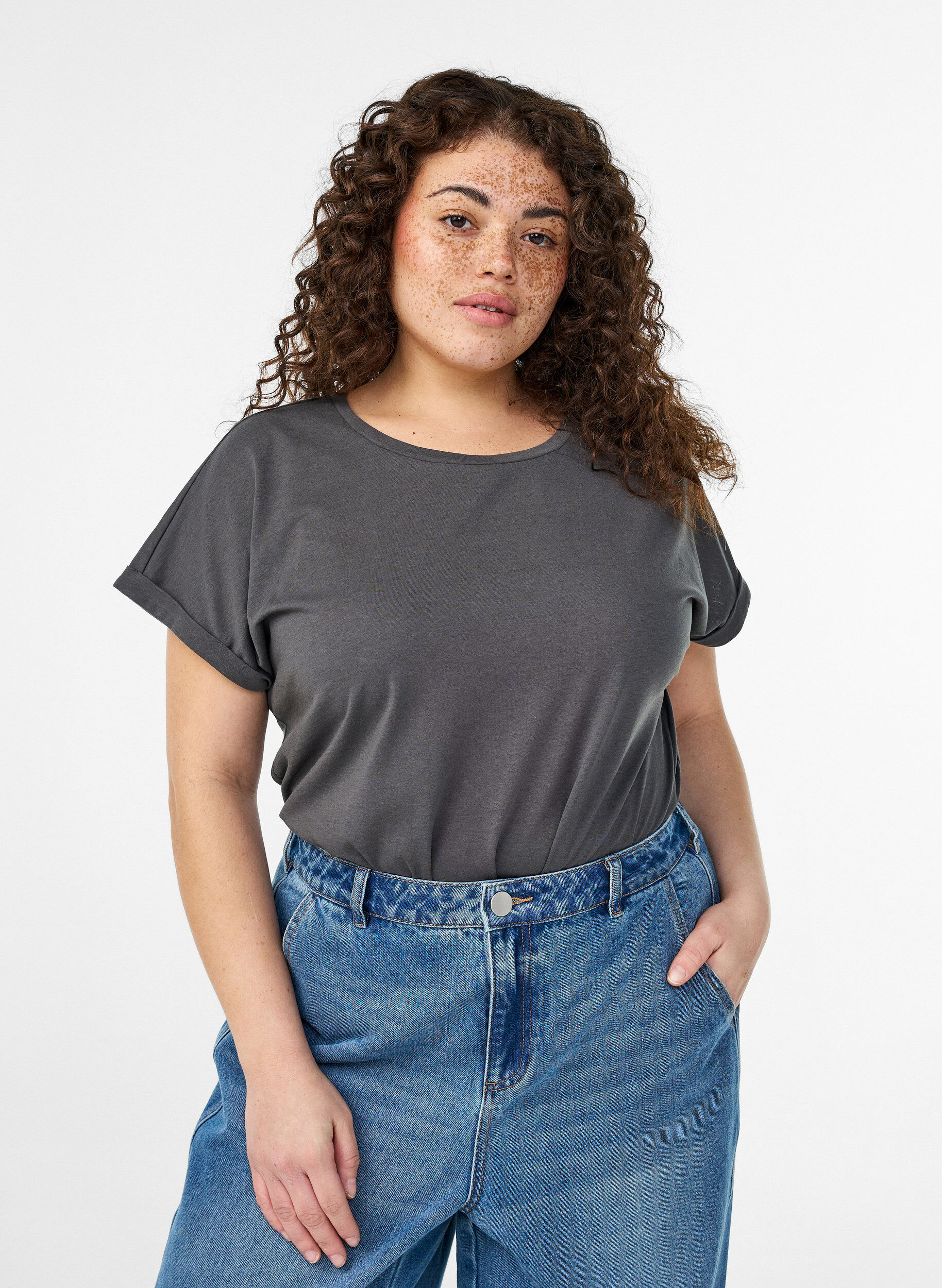 Short-sleeved cotton blend t-shirt, Dark Grey, Model