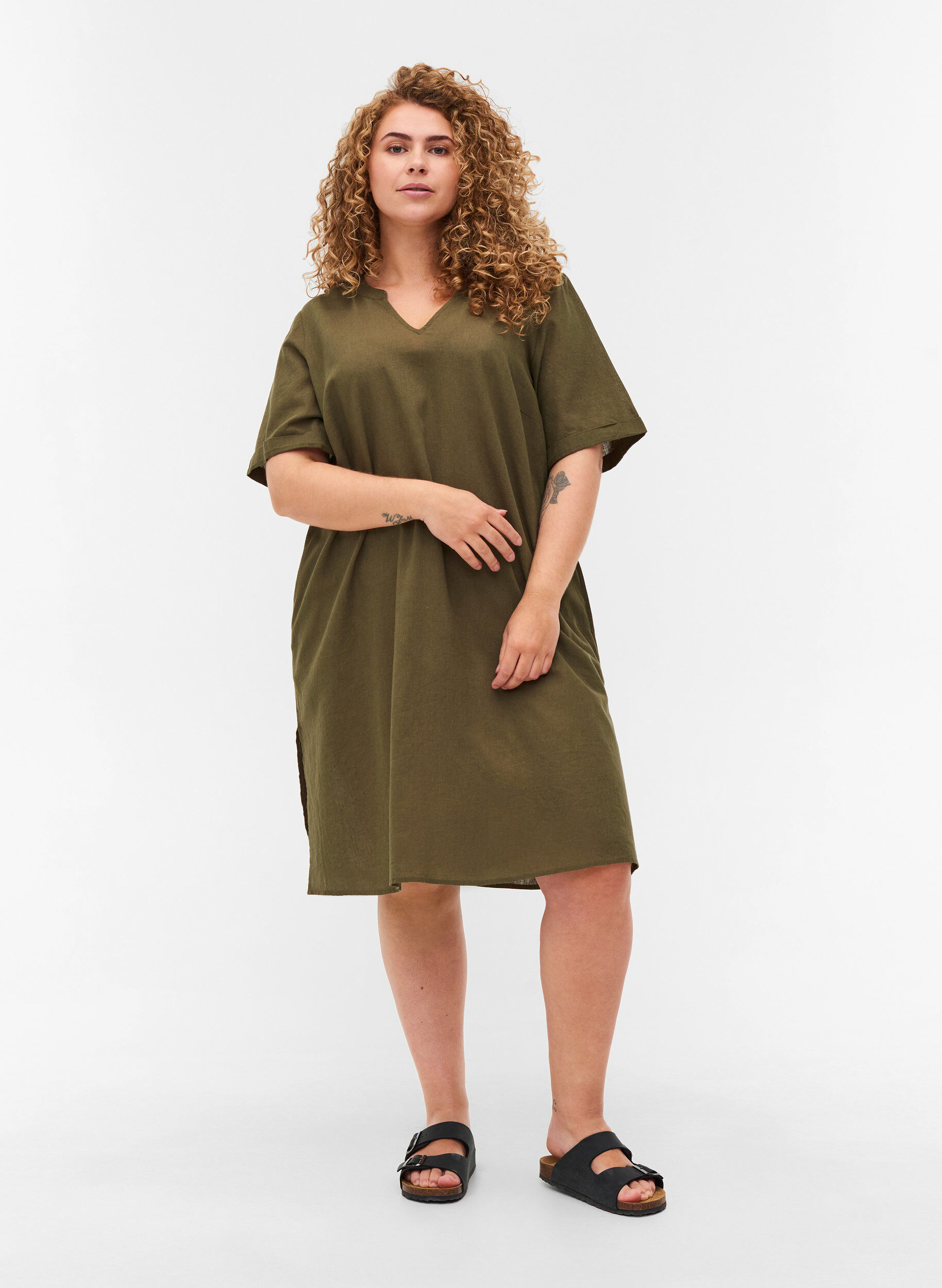 Zizzifashion Short-sleeved dress in a cotton blend with linen, Ivy Green, Model image number 2