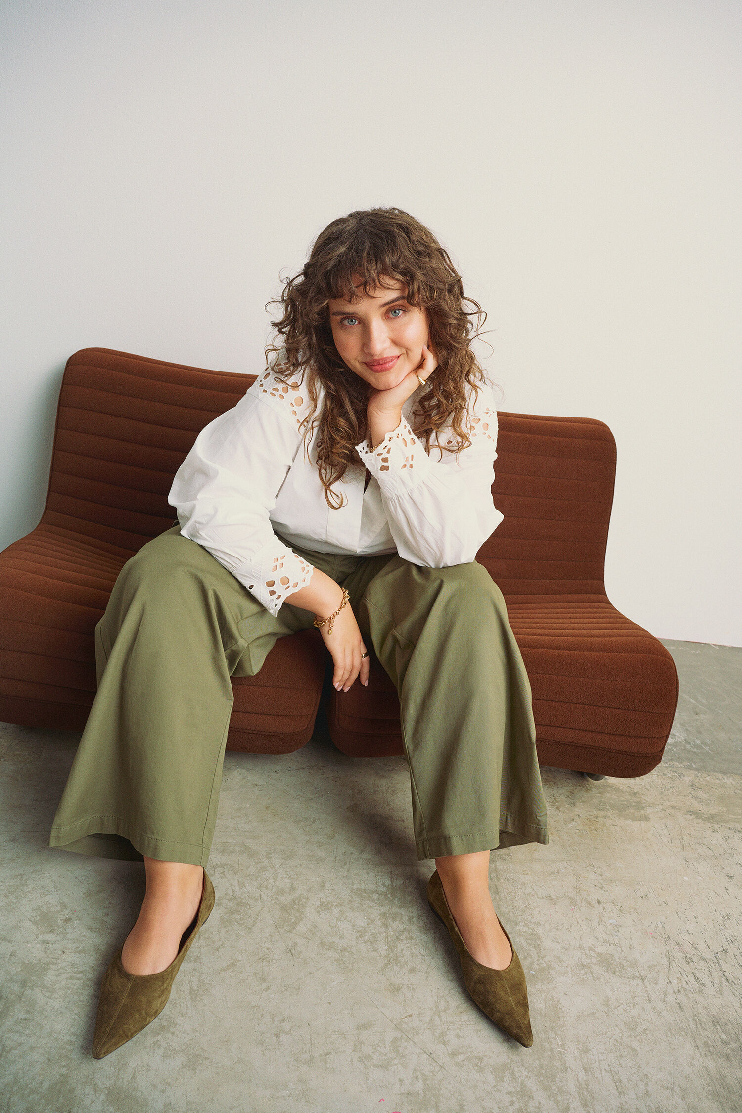 Look with broderie anglaise details, , Model