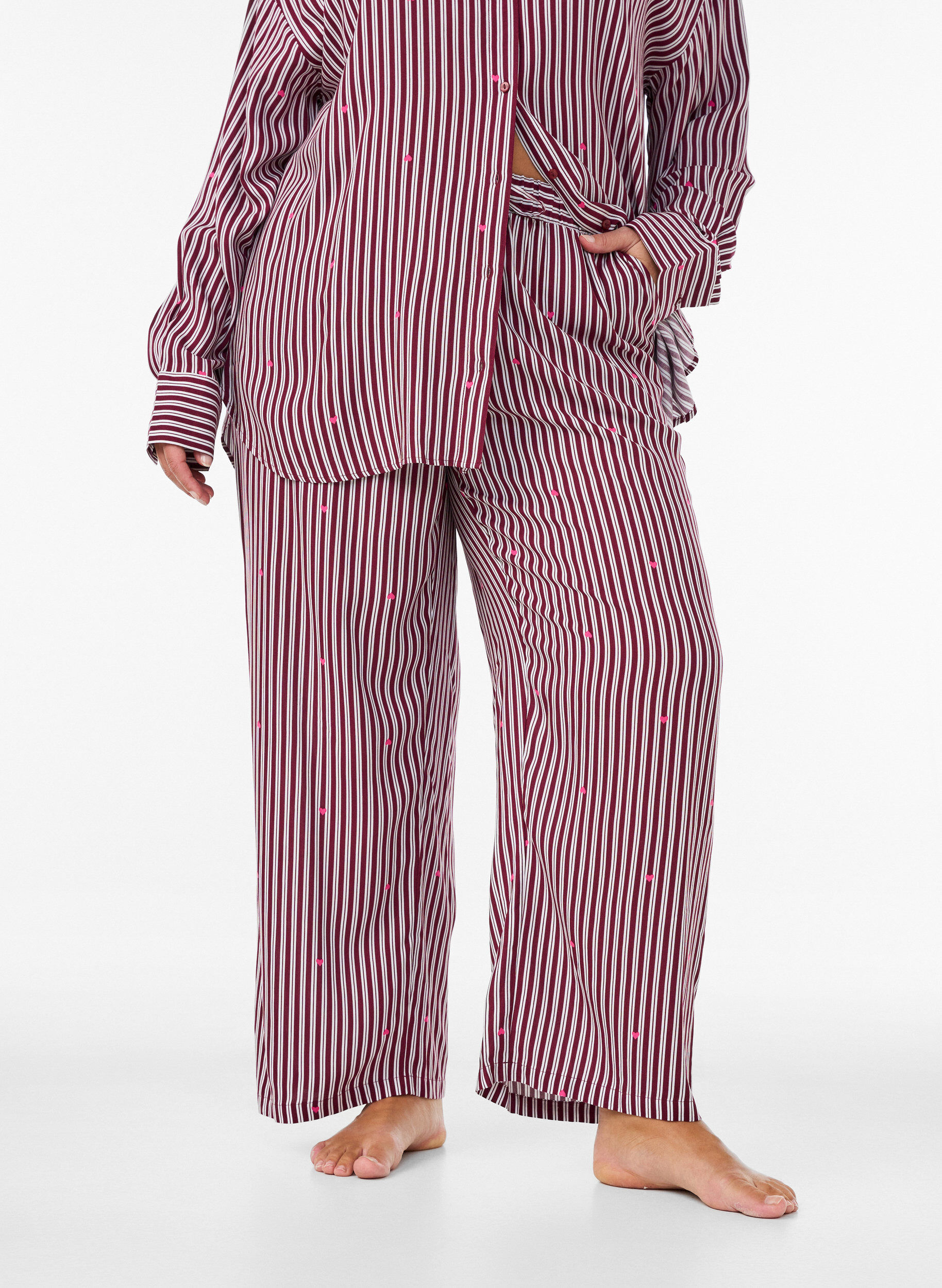 ZizzifashionLoose night trousers with stripes and hearts, Dark Bordeaux, Model image number 2