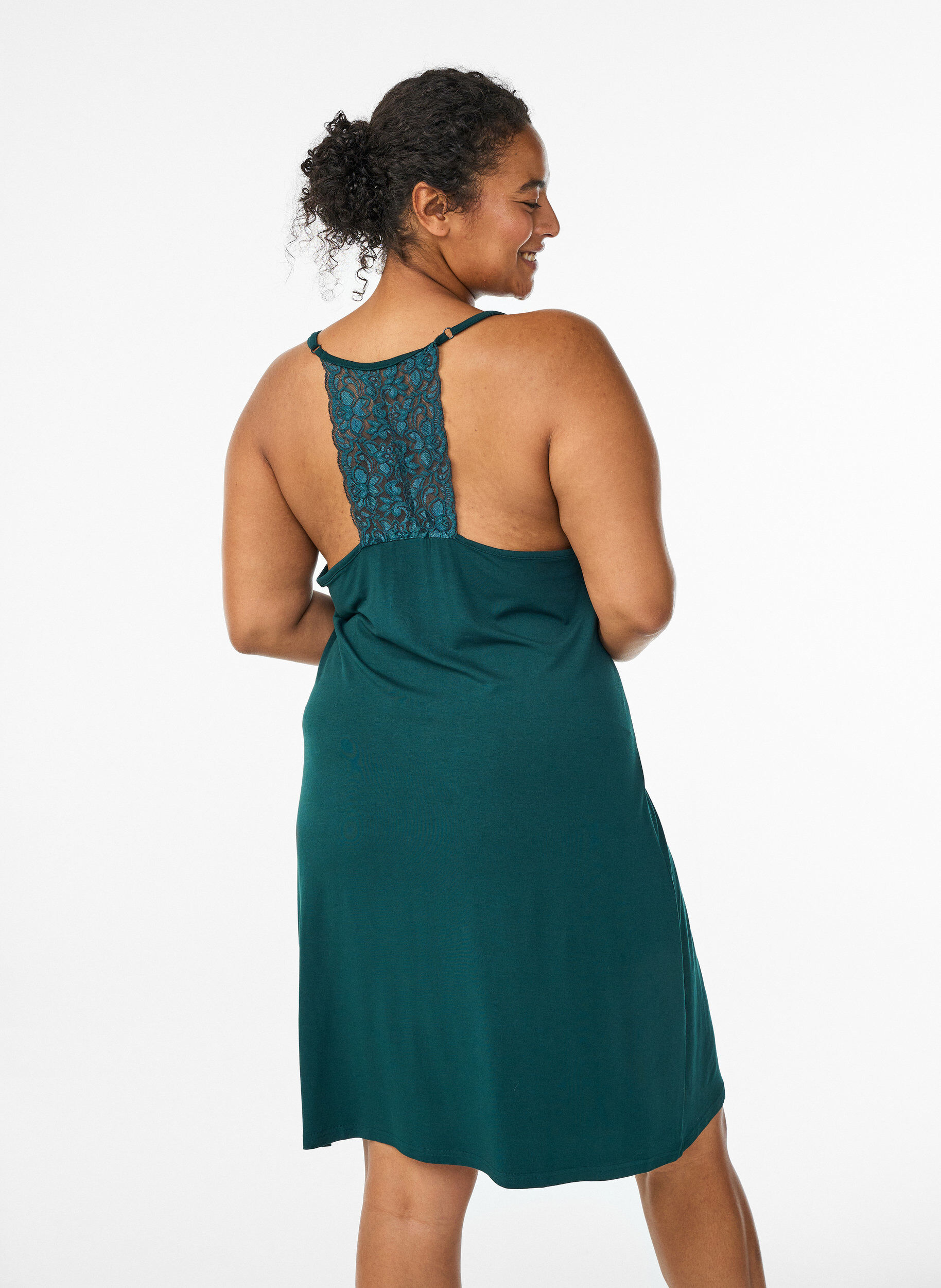 Zizzifashion Sleeveless viscose nightgown with lace details, Green, Model image number 2