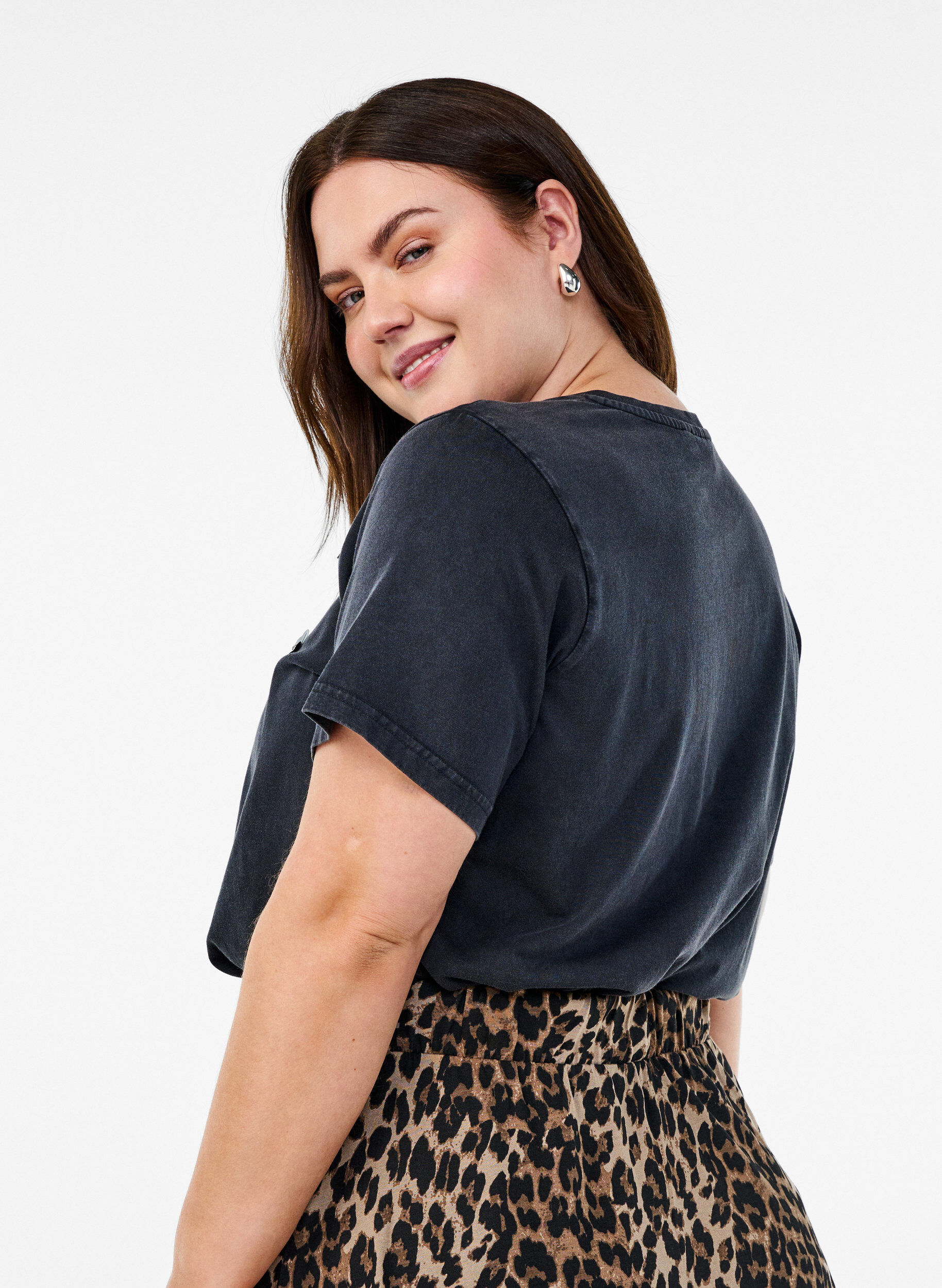 Zizzifashion Washed T-shirt with sequin flowers, Dark Grey, Model image number 2