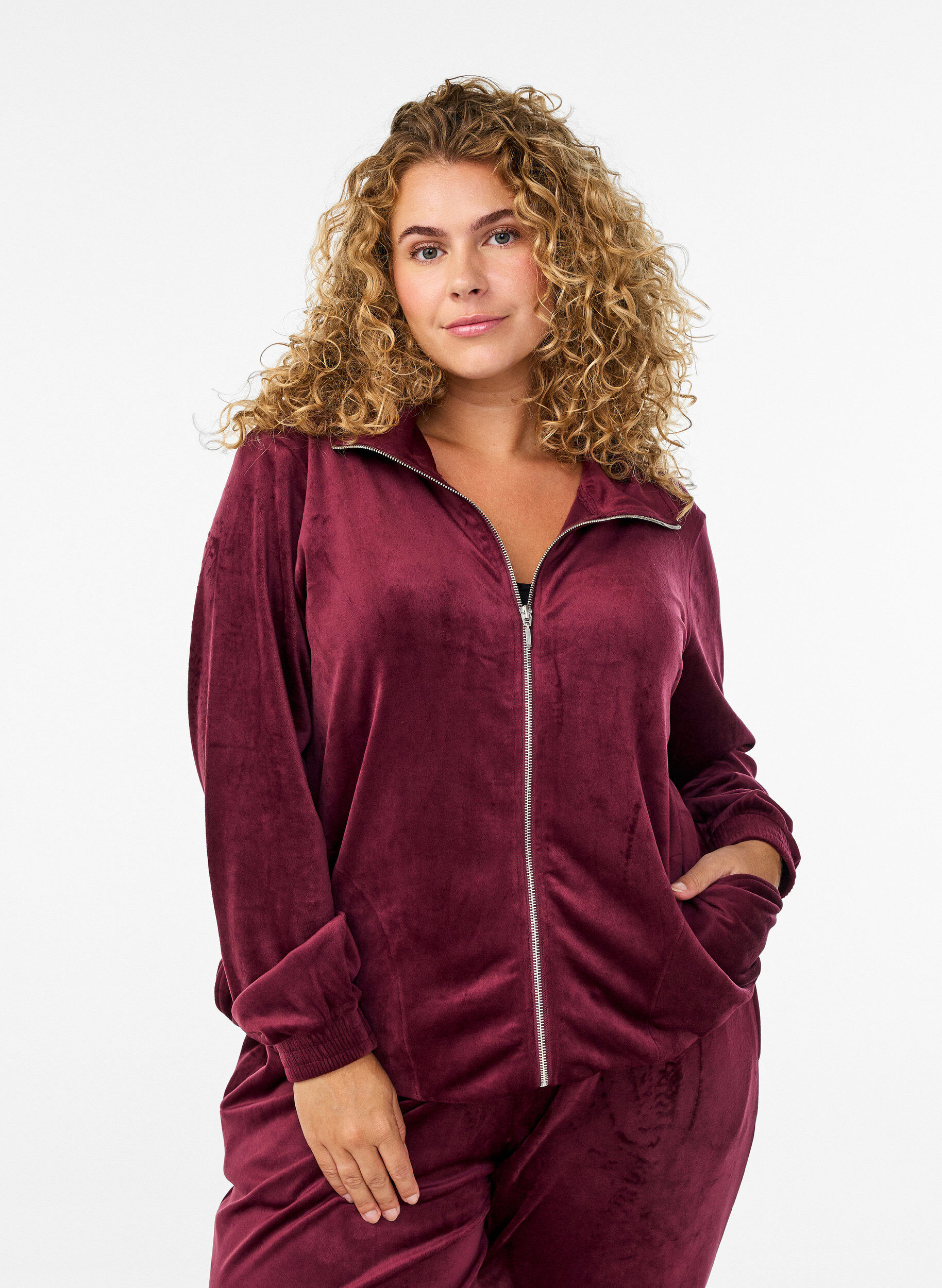 Velour cardigan with zipper and high collar, Dark Bordeaux, Model