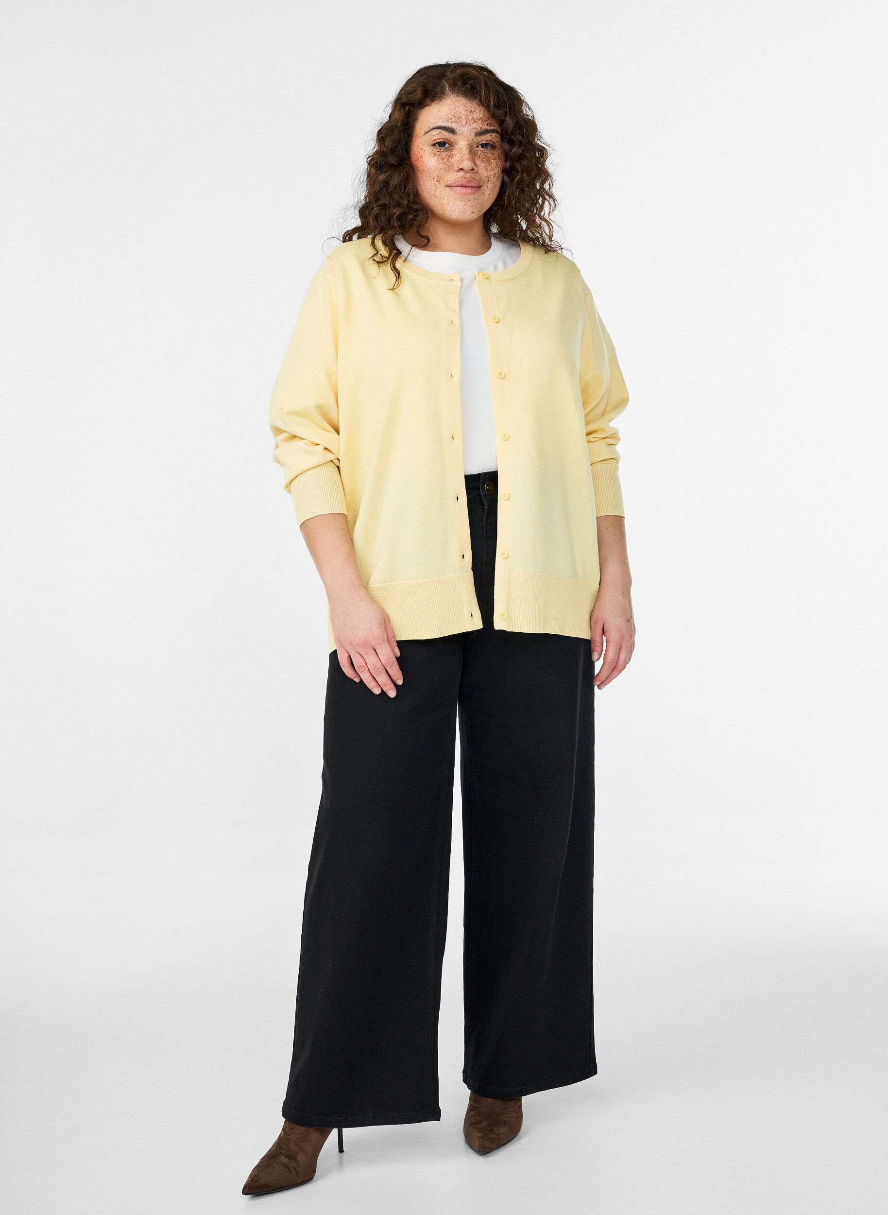 ZizzifashionFine-knit cardigan with round neck, Yellow, Model image number 1