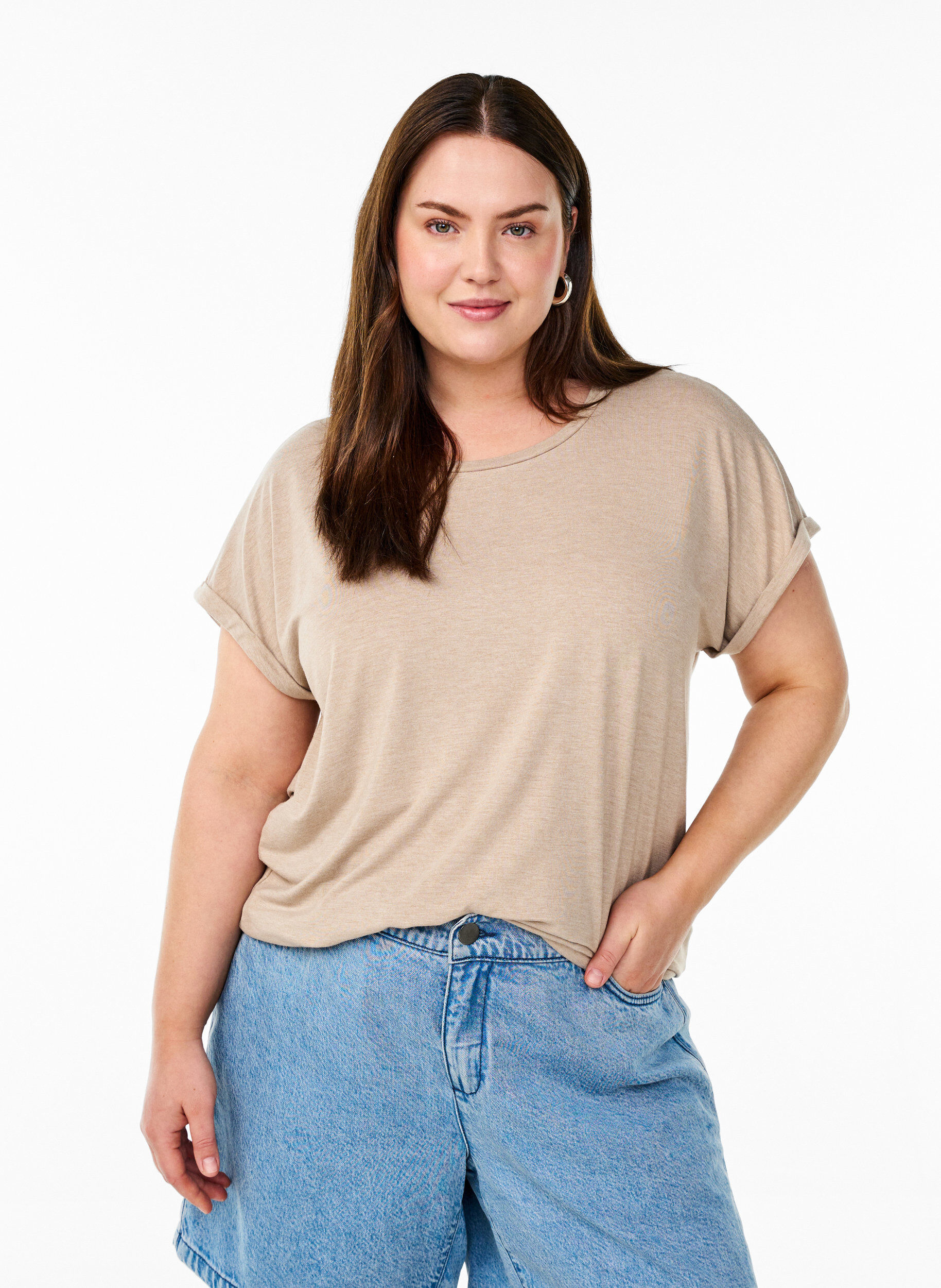 Loose t-shirt with round neck, Brown, Model