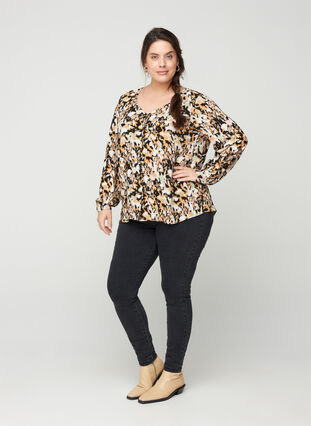 Printed viscose blouse with button fastening, Flower AOP, Model image number 2