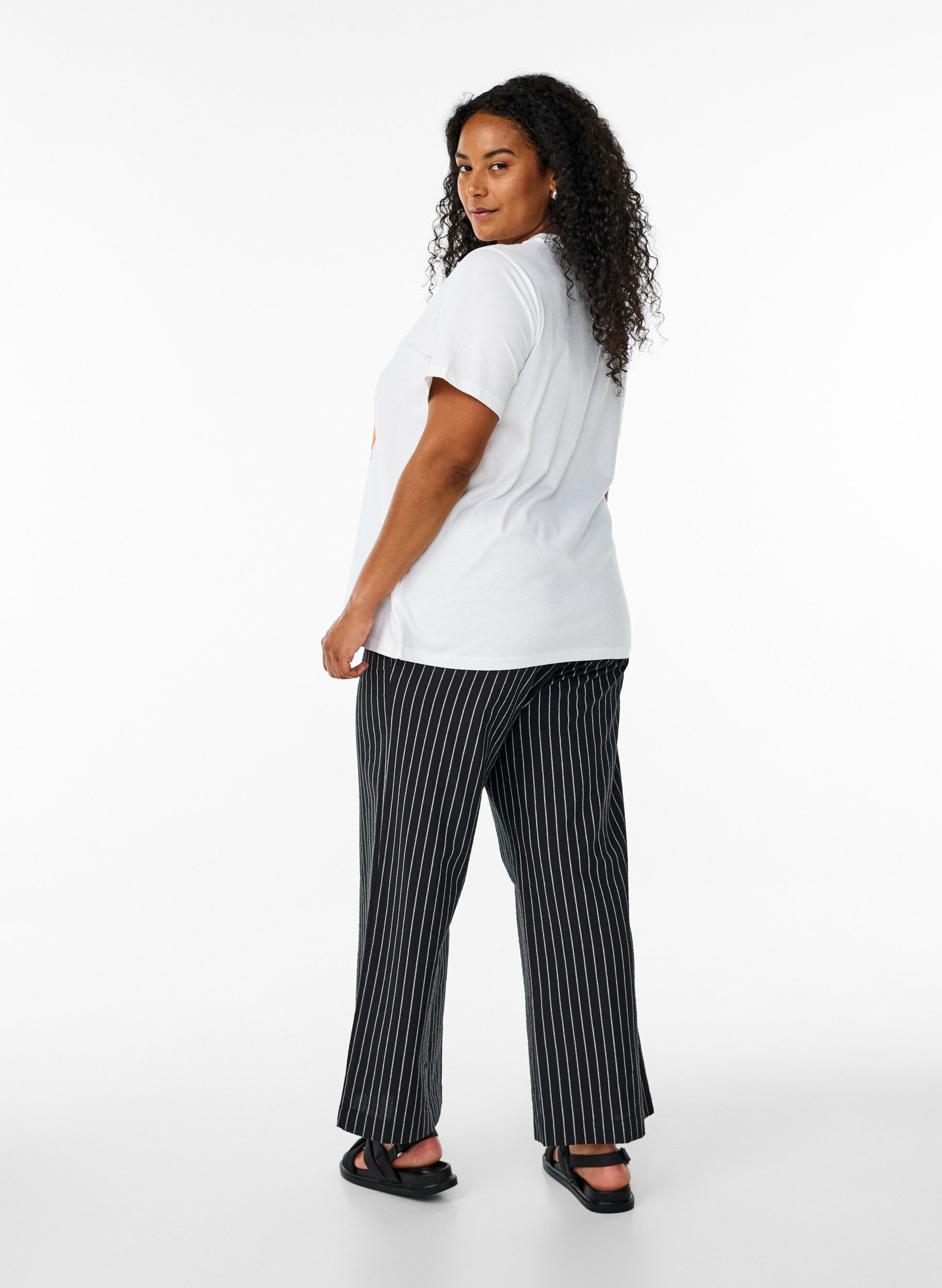 Zizzifashion Loose trousers with high waist and pockets, Black, Model image number 2