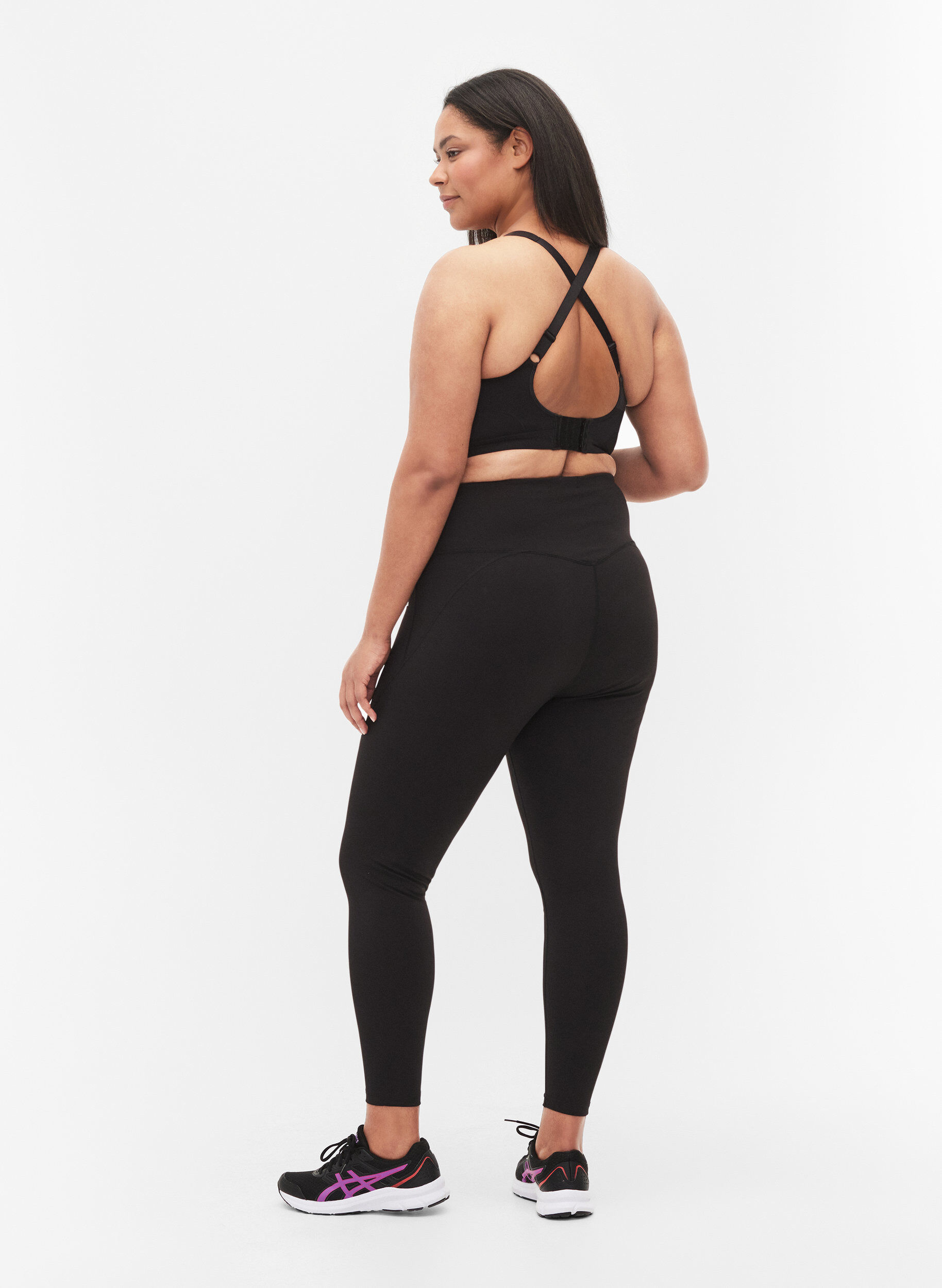 Zizzifashion CORE, V-SHAPE DEFINE TIGHTS - Cropped training tights with v-shape back, Black, Model image number 1