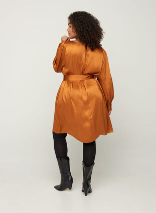 Shiny dress with a belt and puff sleeves, Buckthorn Brown, Model image number 1