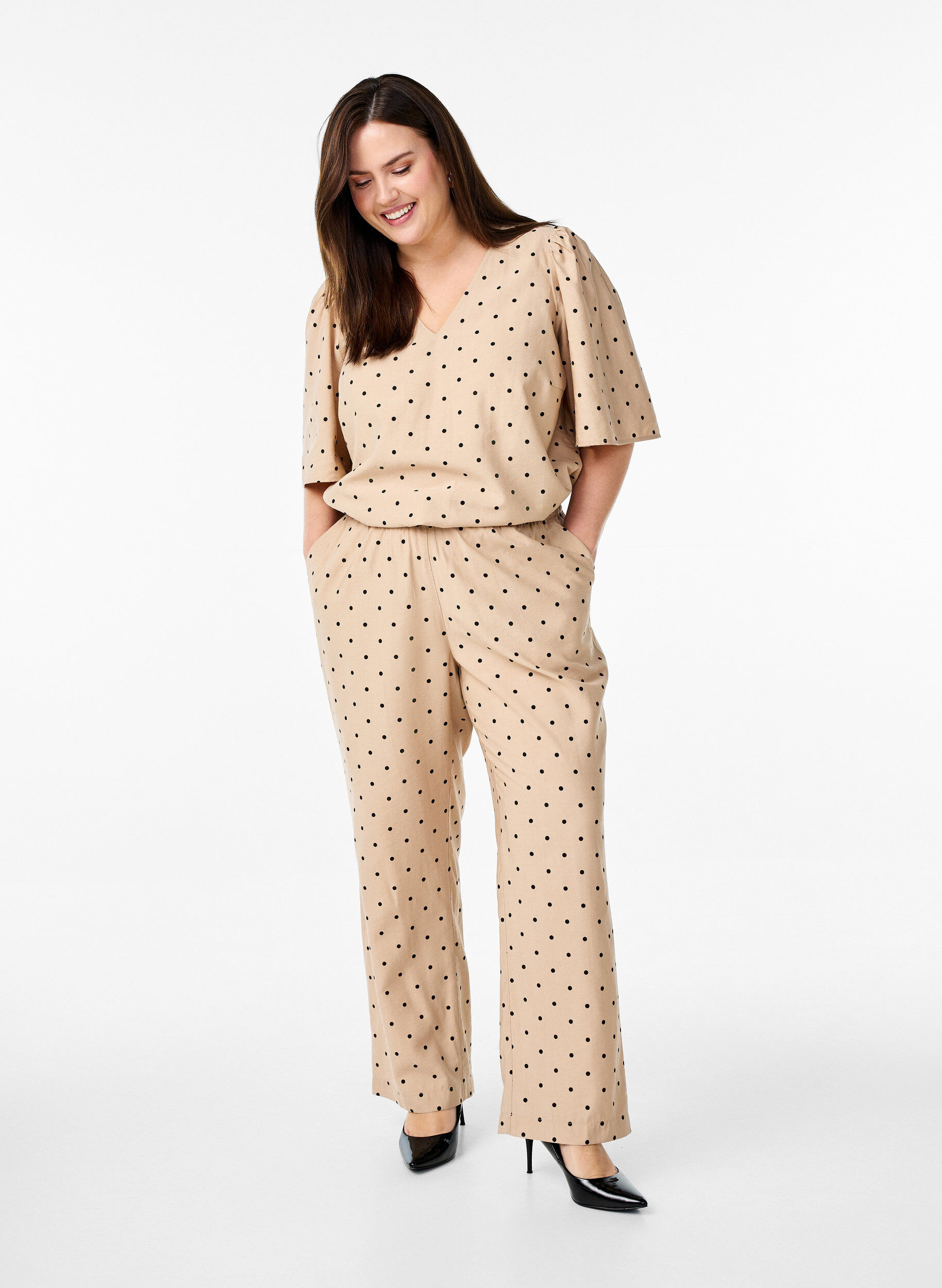 Trousers with polka dots and straight legs, Beige, Model