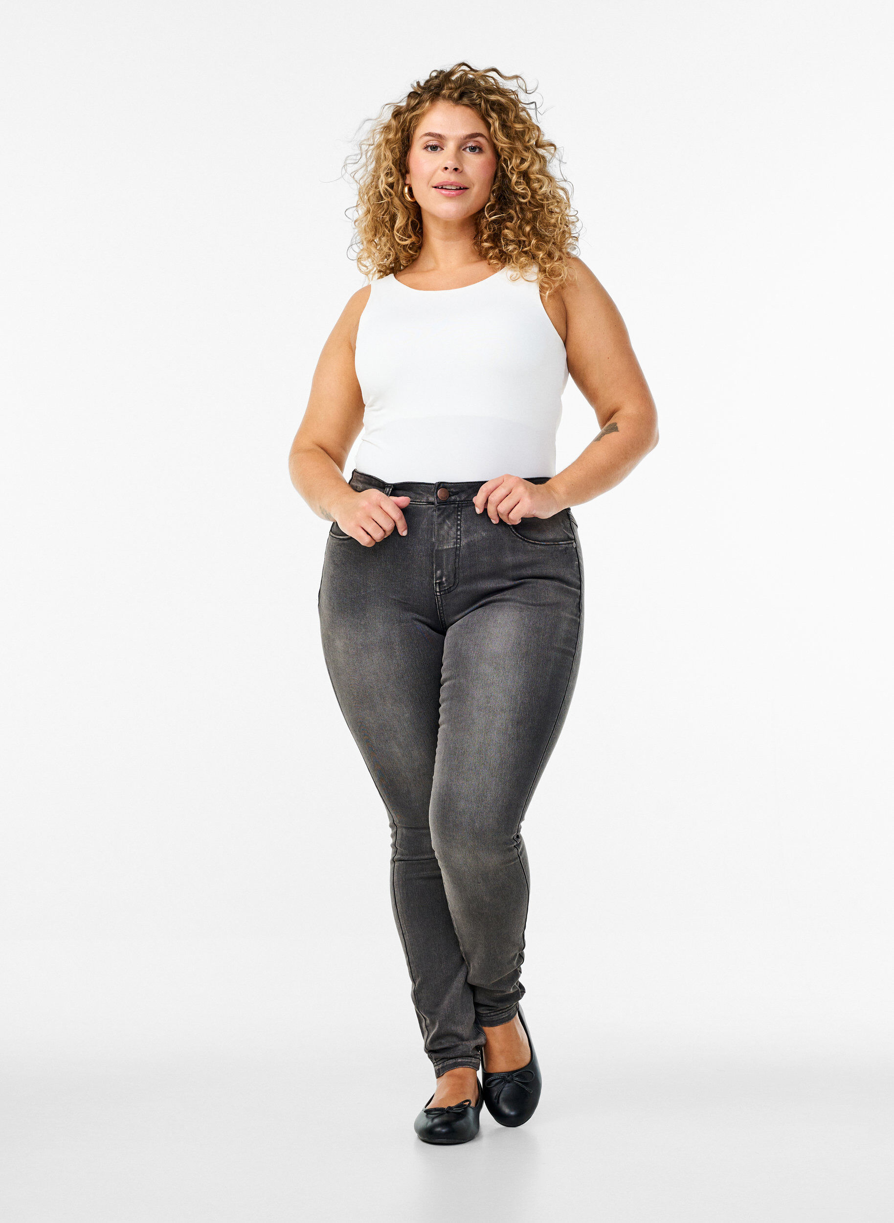 Zizzifashion Super slim Amy jeans with high waist, Dark Grey Denim, Model image number 0