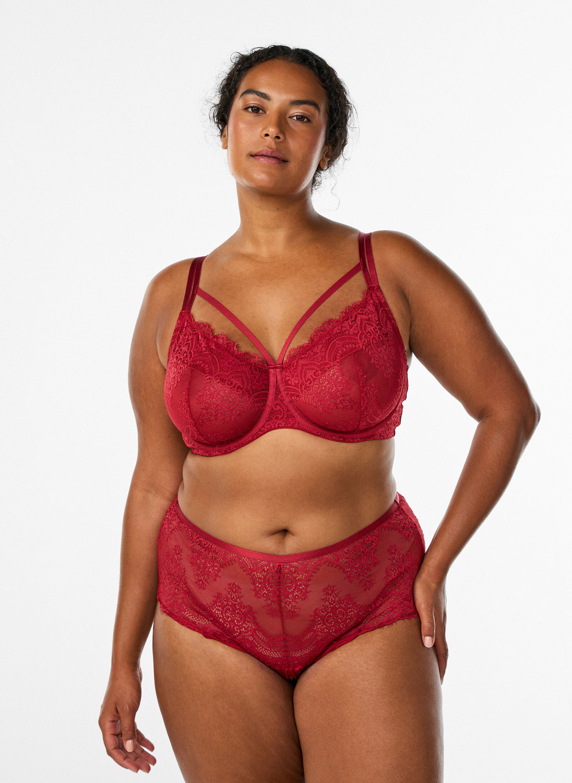 Lace hipster thong with an opening at the bottom, Red, Model