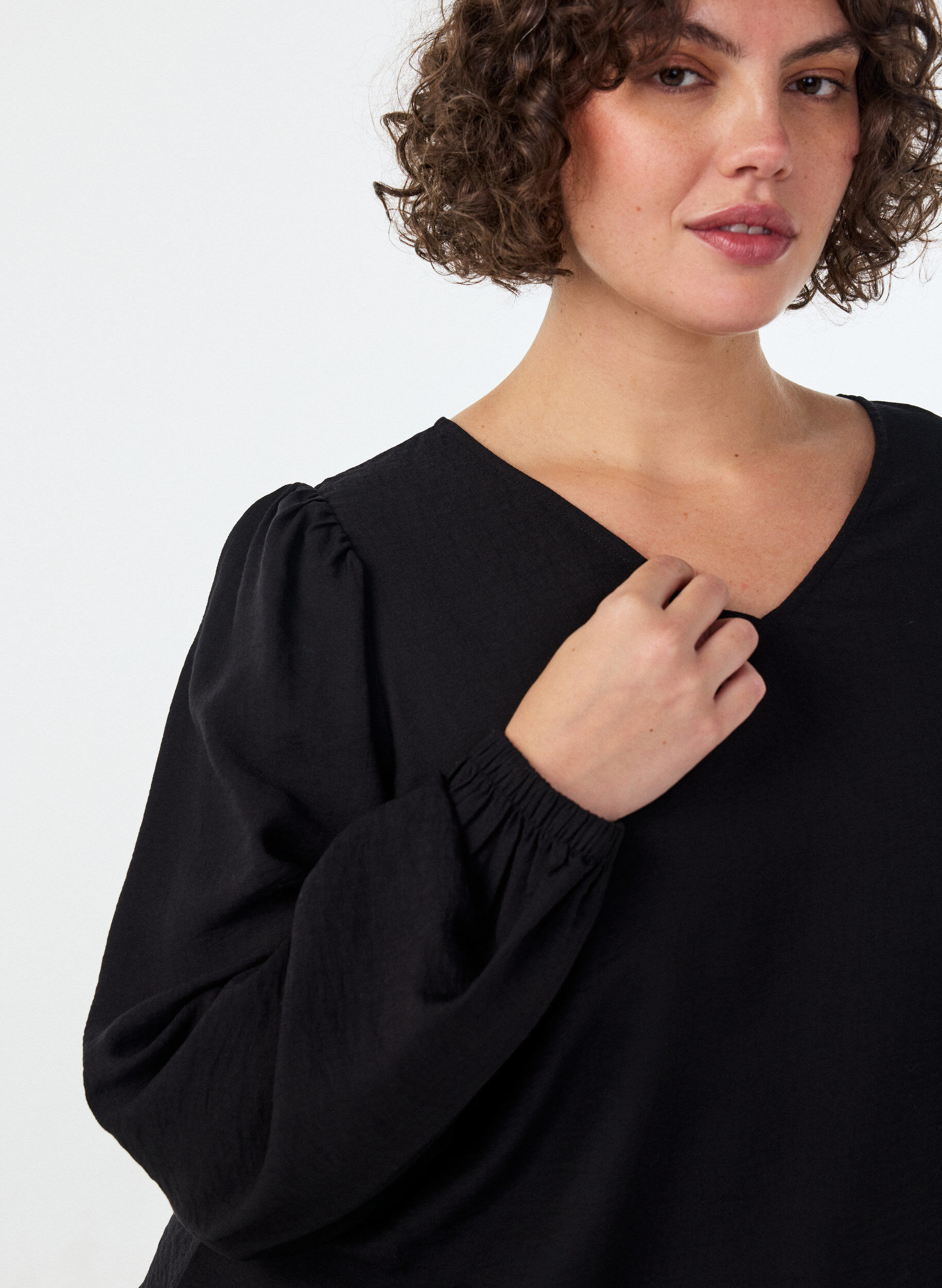 ZizzifashionViscose blouse with V-neck and balloon silhouette, Black, Model image number 3