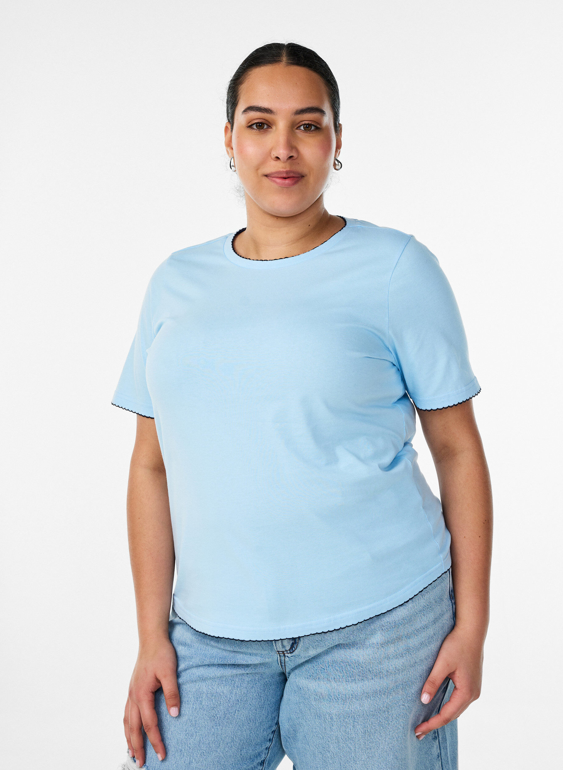 Zizzifashion Cotton T-shirt with wavy contrasting edges, Light Blue, Model image number 0