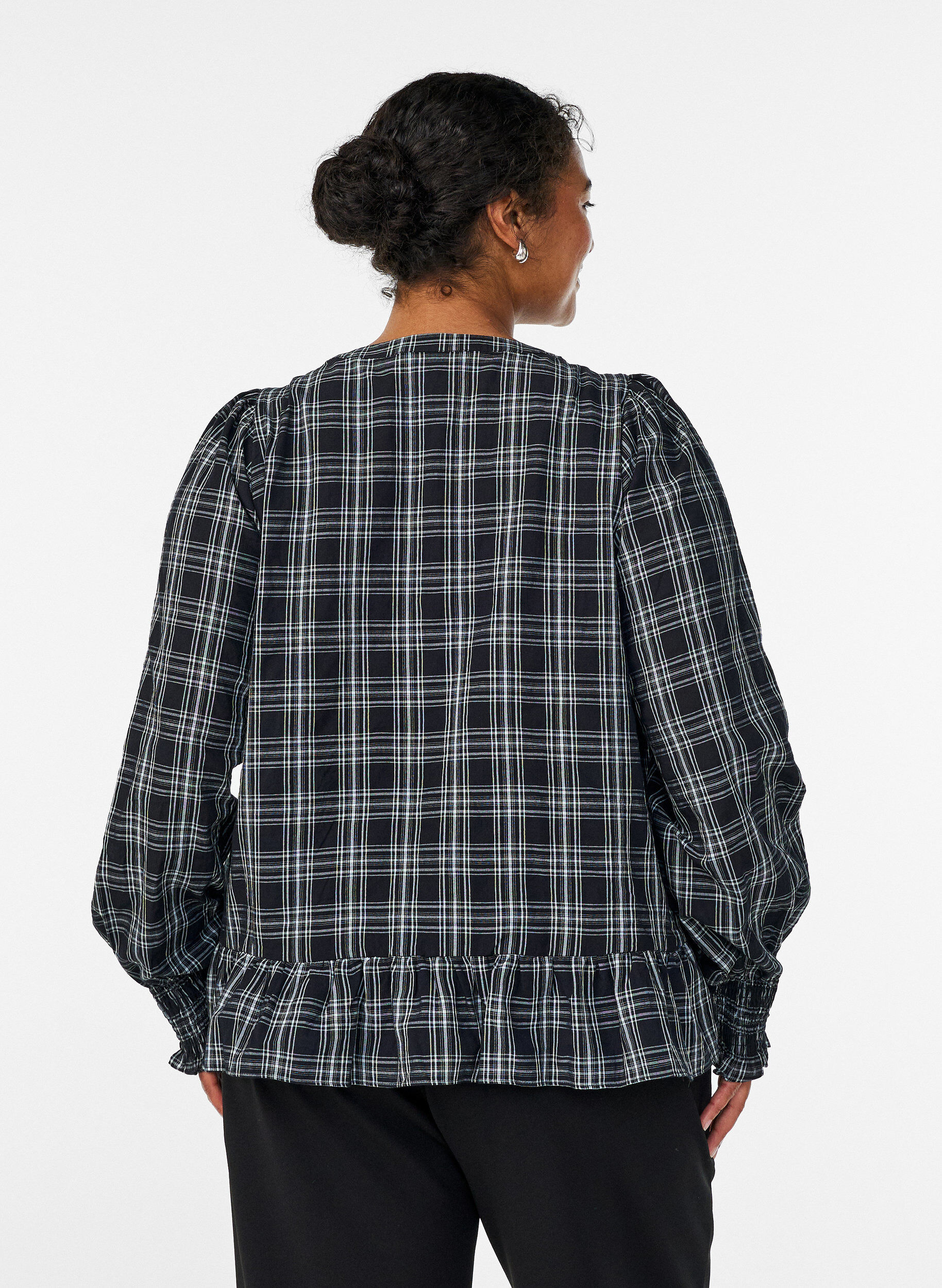 Zizzifashion Blouse with checks and ruffle details, Black, Model image number 2