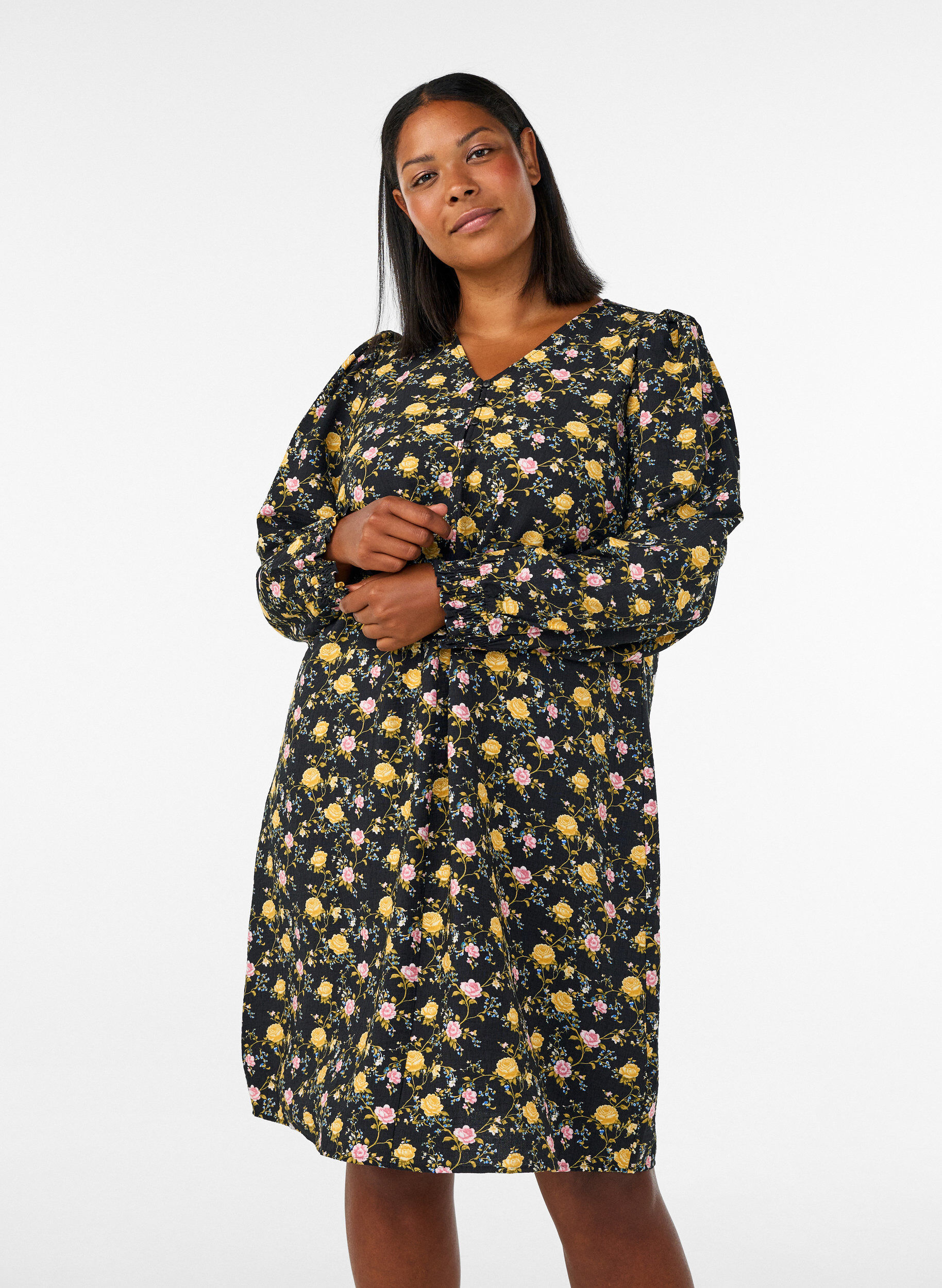 Patterned viscose dress with long sleeves, Black, Model