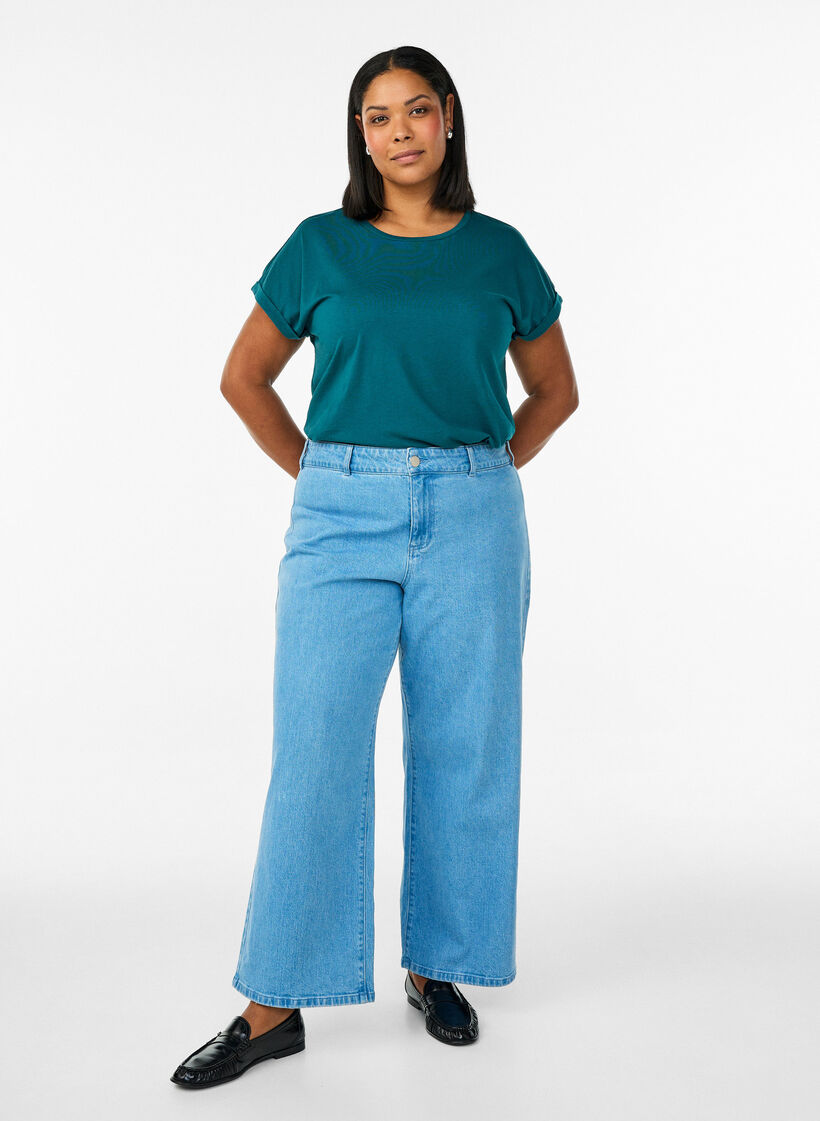 Short-sleeved t-shirt in a cotton blend, Green, Model image number 1