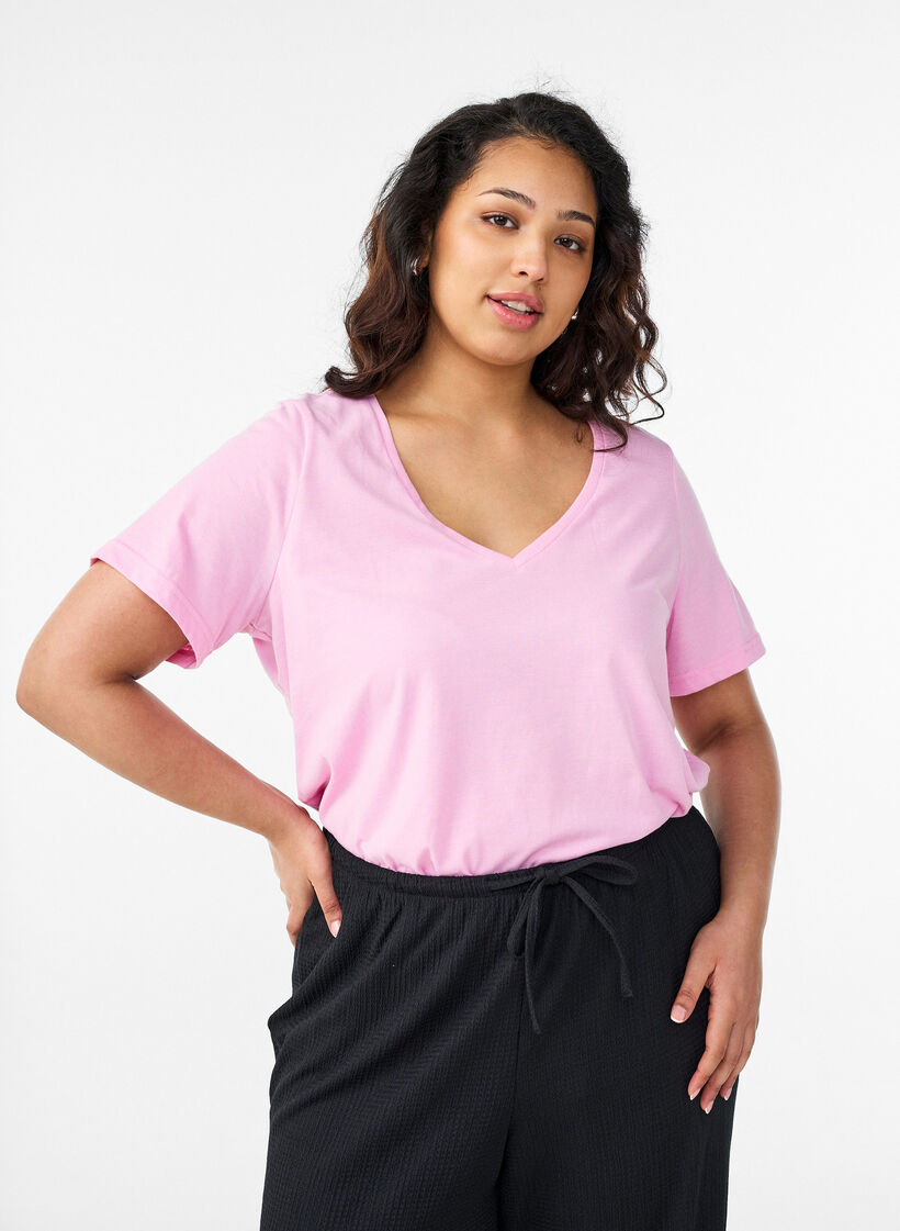 V-neck T-shirt, Pink, Model image number 0