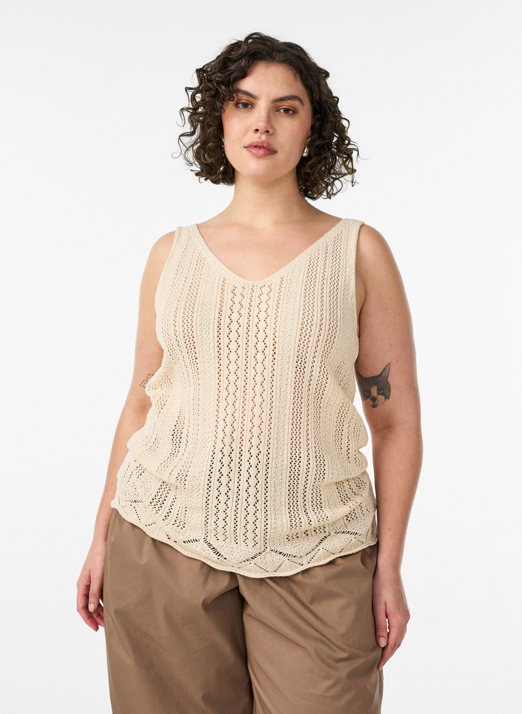 Zizzifashion Knitted top with eyelet embroidery and V-neck, Beige, Model image number 0